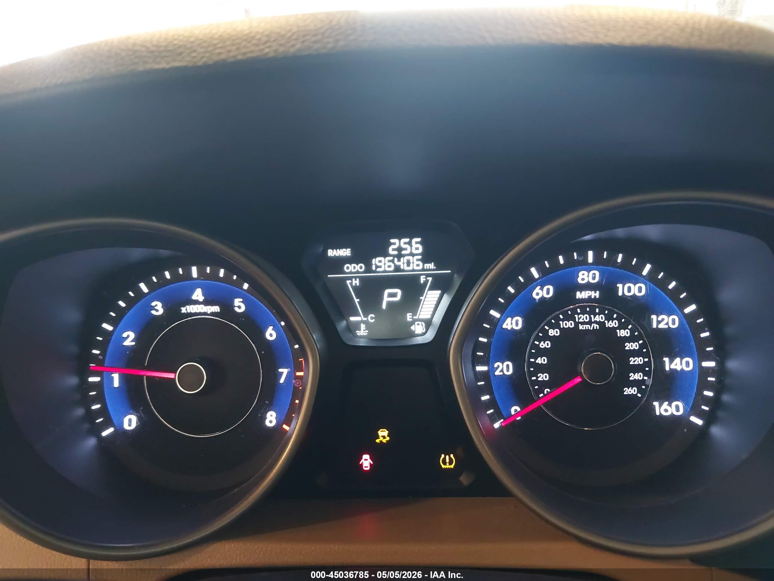 HYUNDAI ELANTRA image 7