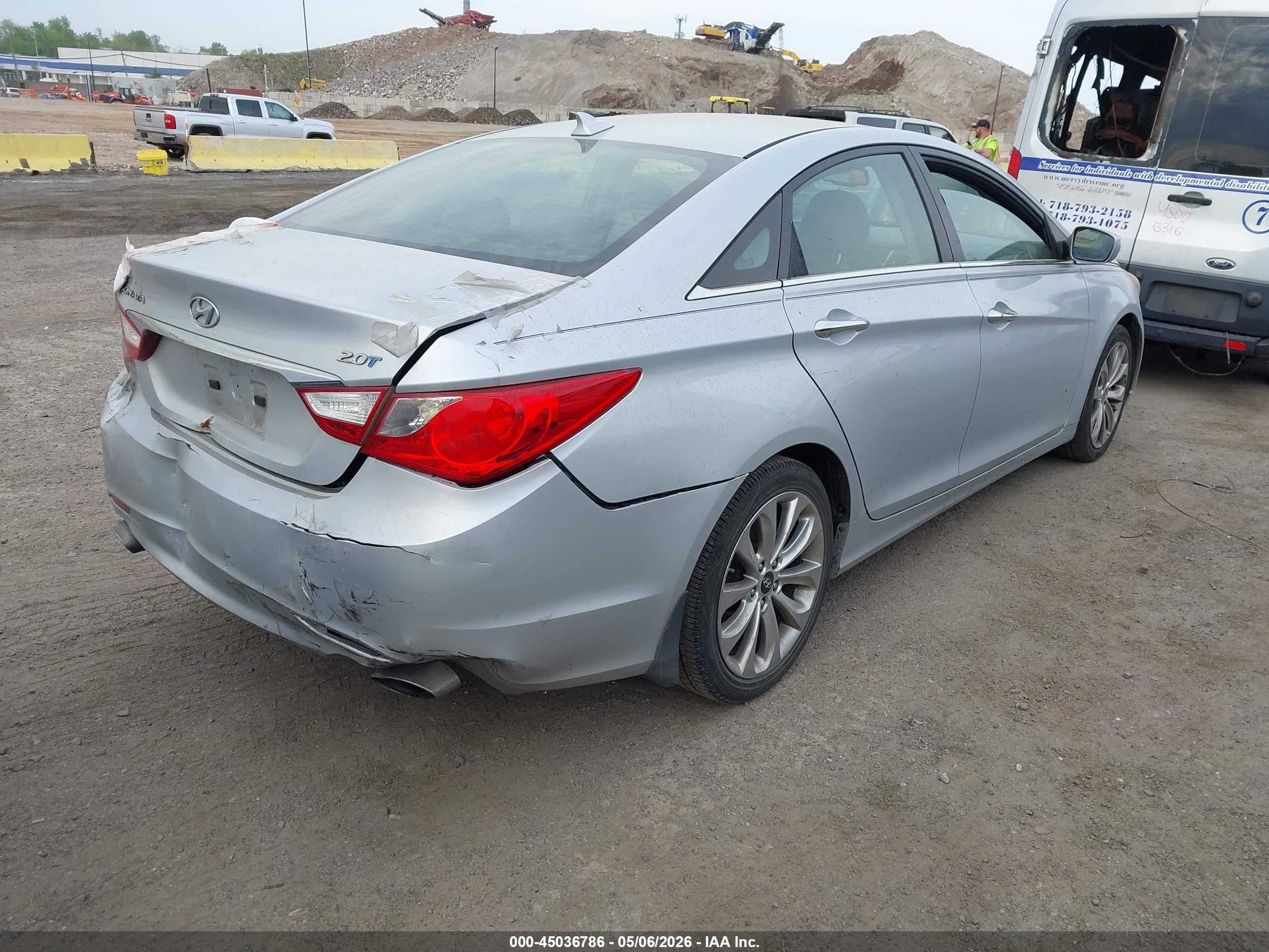 HYUNDAI SONATA image 4