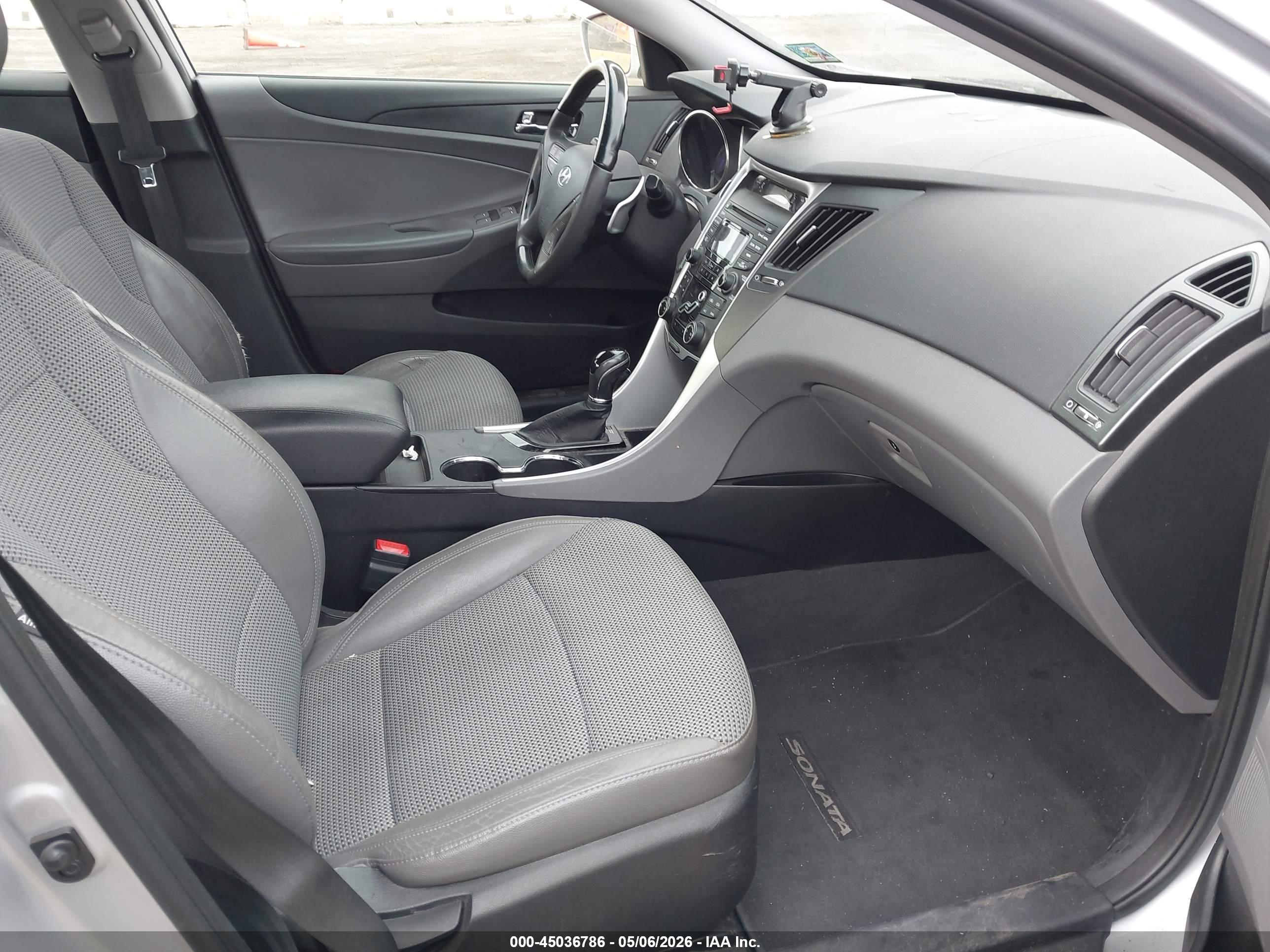 HYUNDAI SONATA image 5
