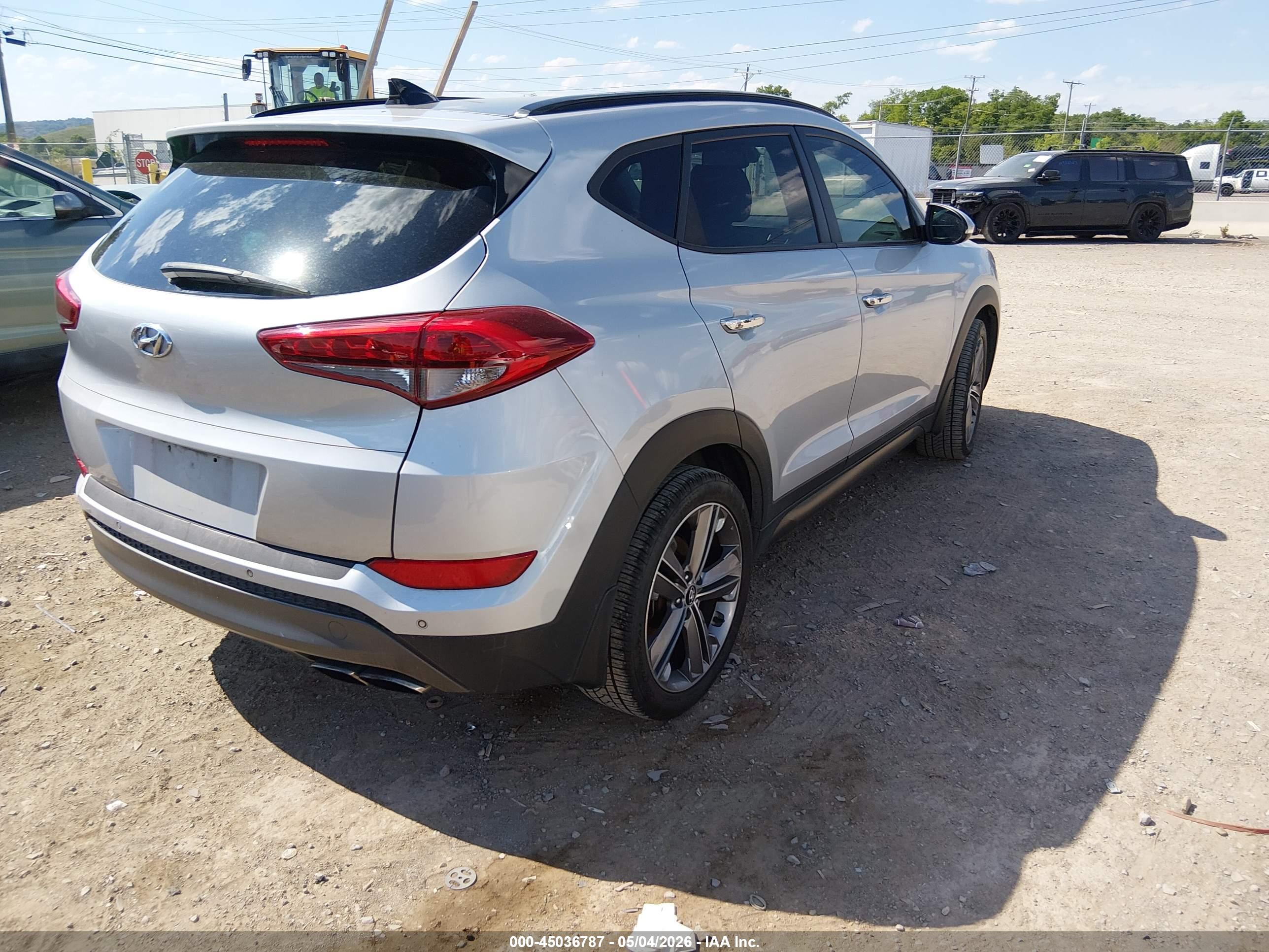 HYUNDAI TUCSON image 4