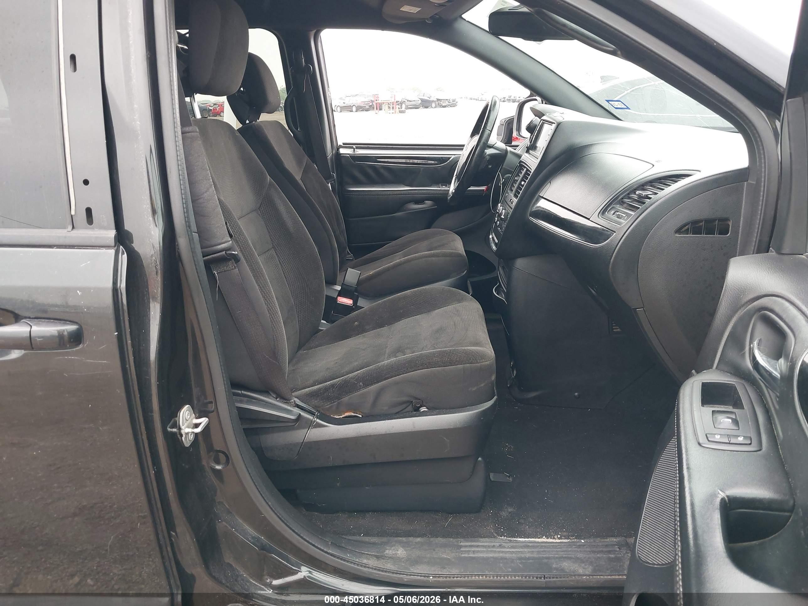 DODGE GRAND image 5