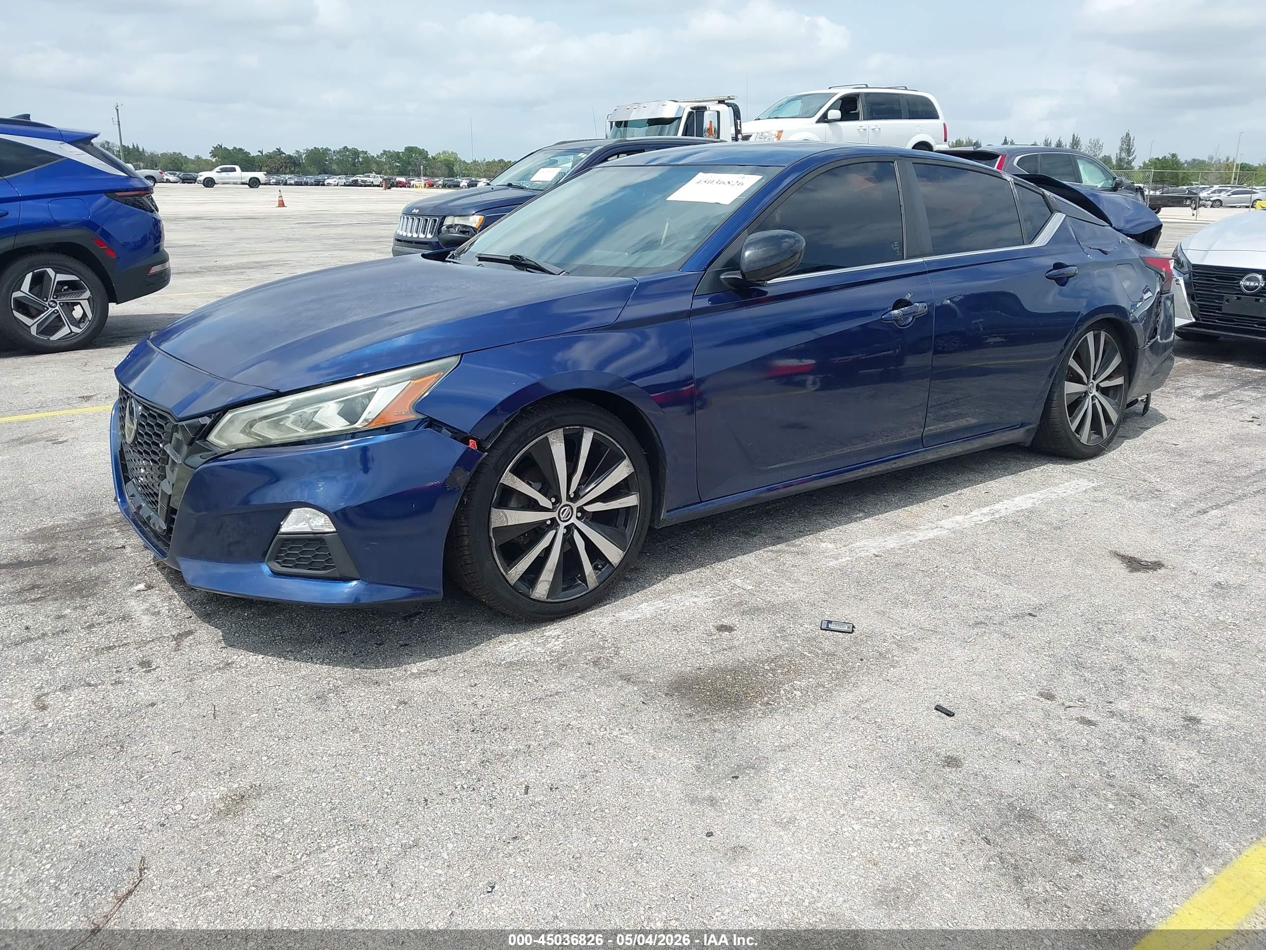 NISSAN ALTIMA image 2