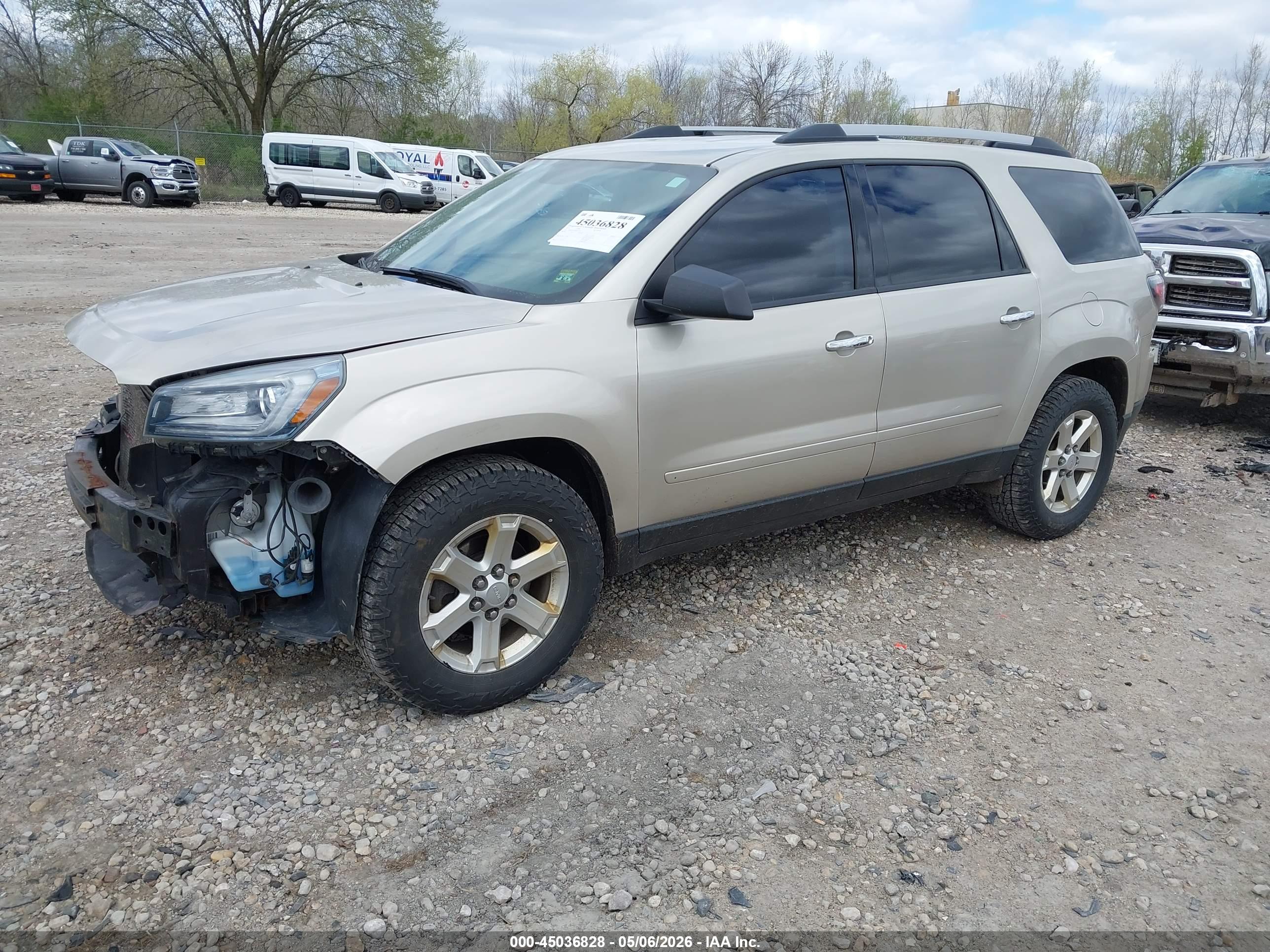 GMC ACADIA image 2