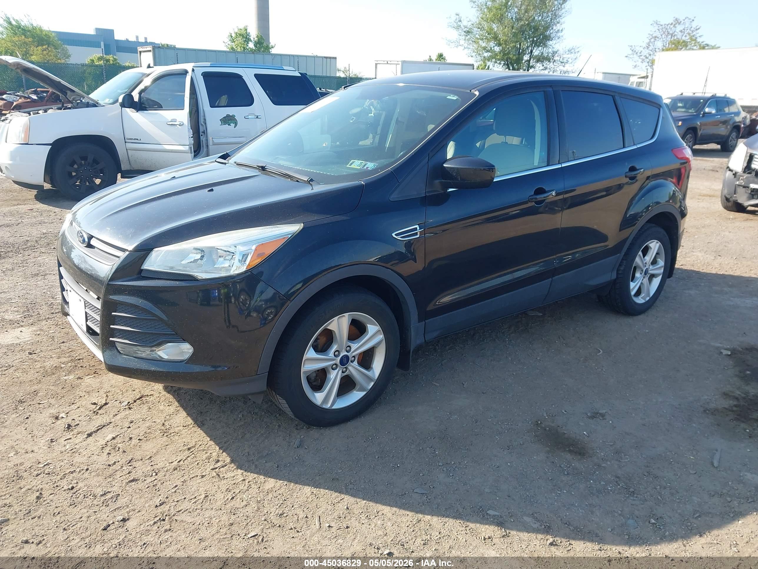 FORD ESCAPE image 2