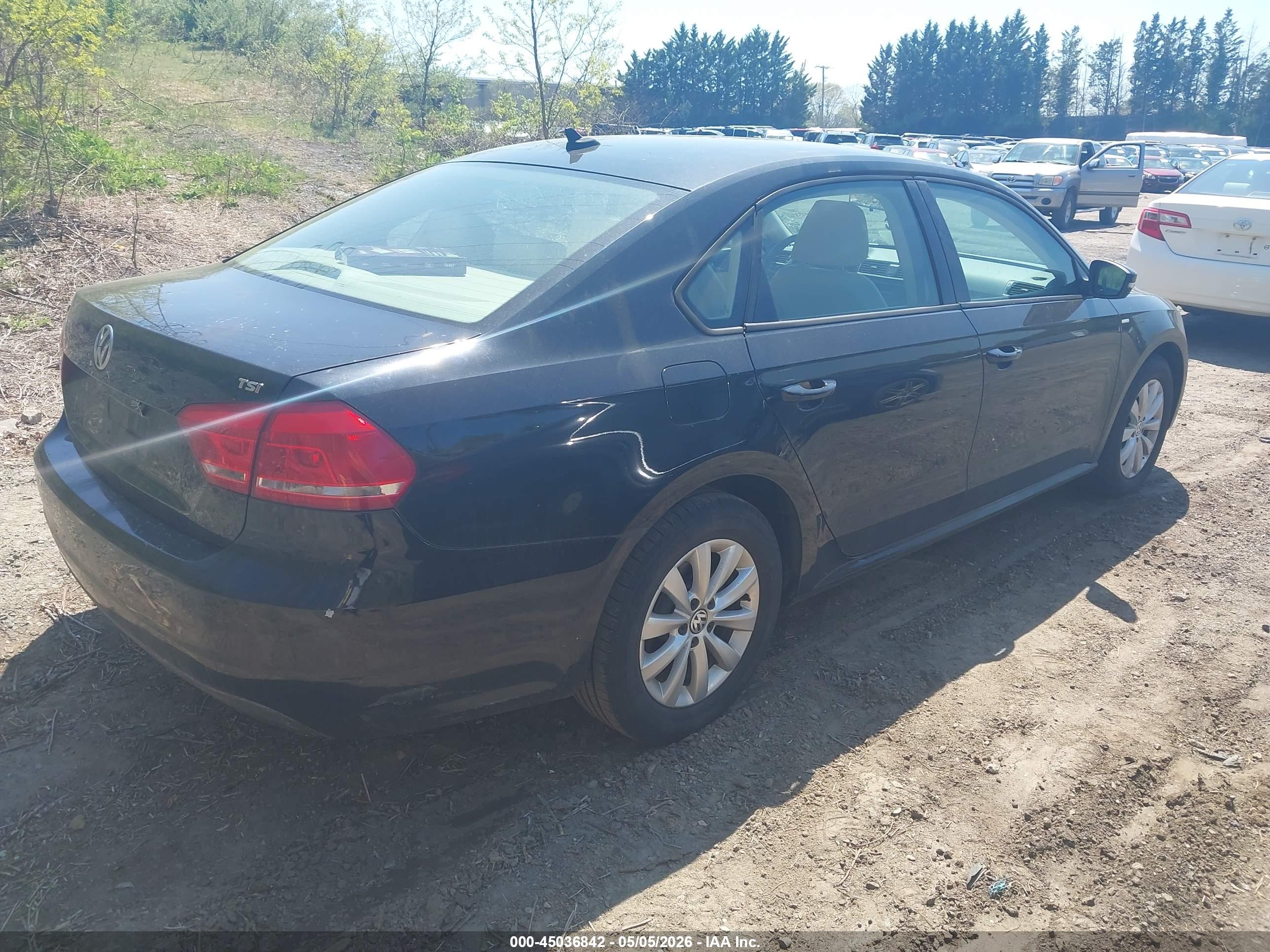 VOLKSWAGEN PASSAT image 4