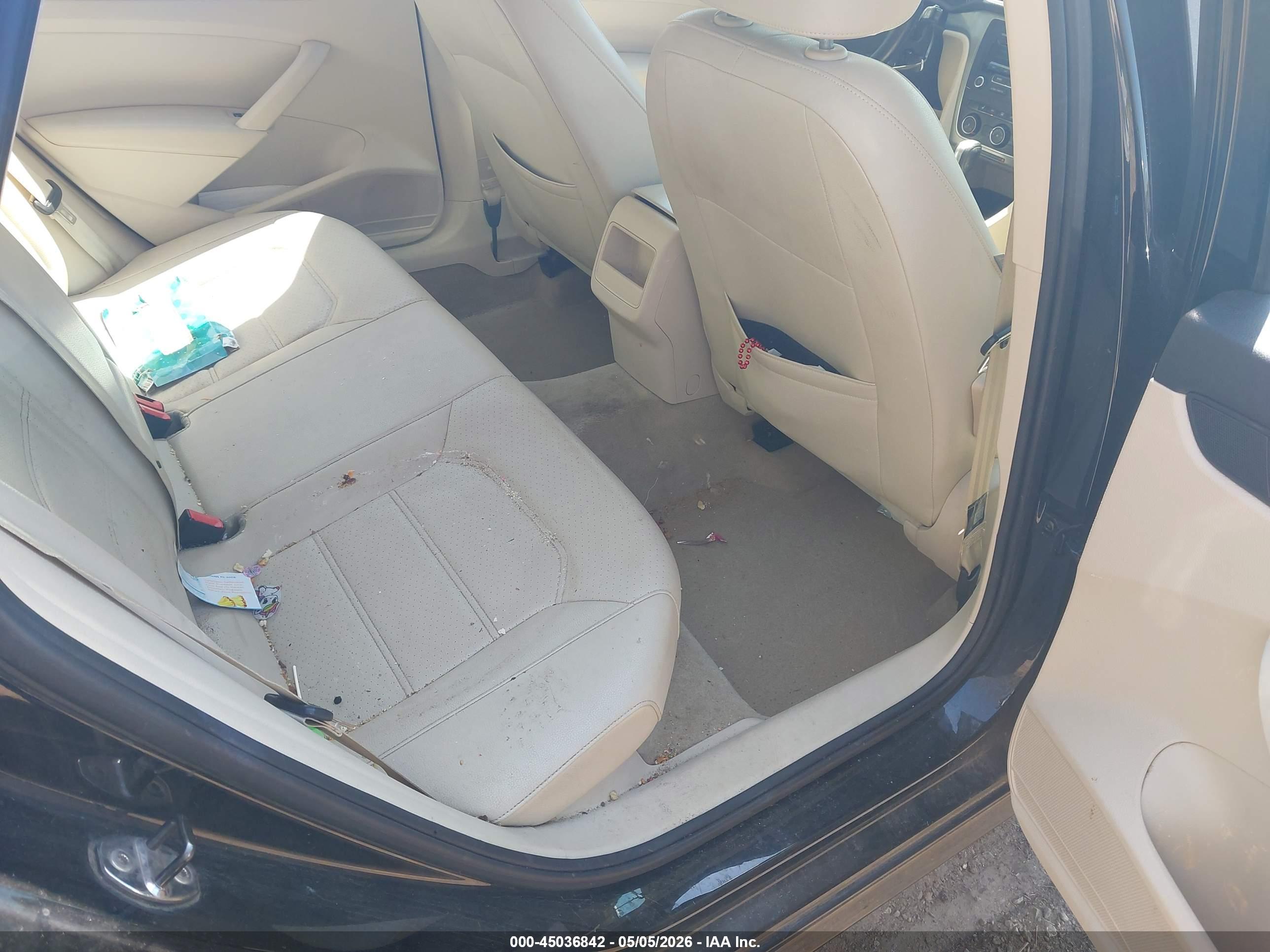 VOLKSWAGEN PASSAT image 8