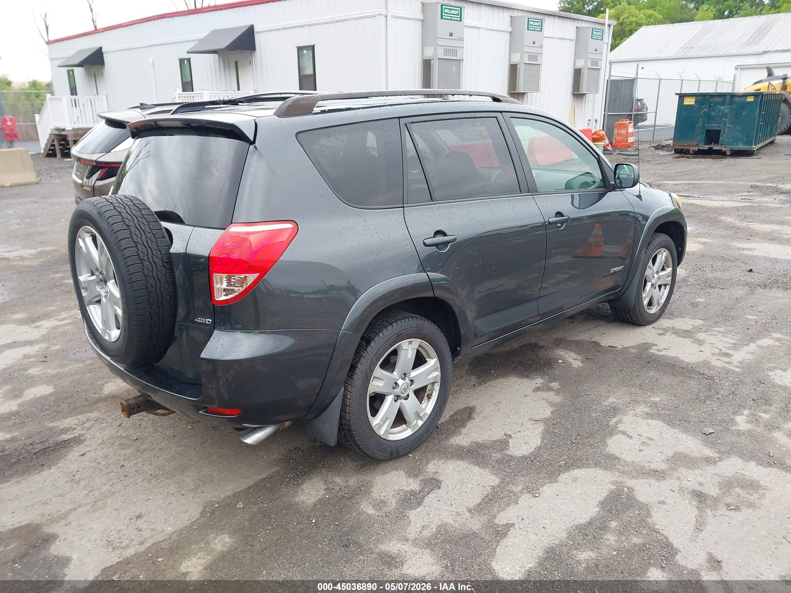 TOYOTA RAV4 image 4