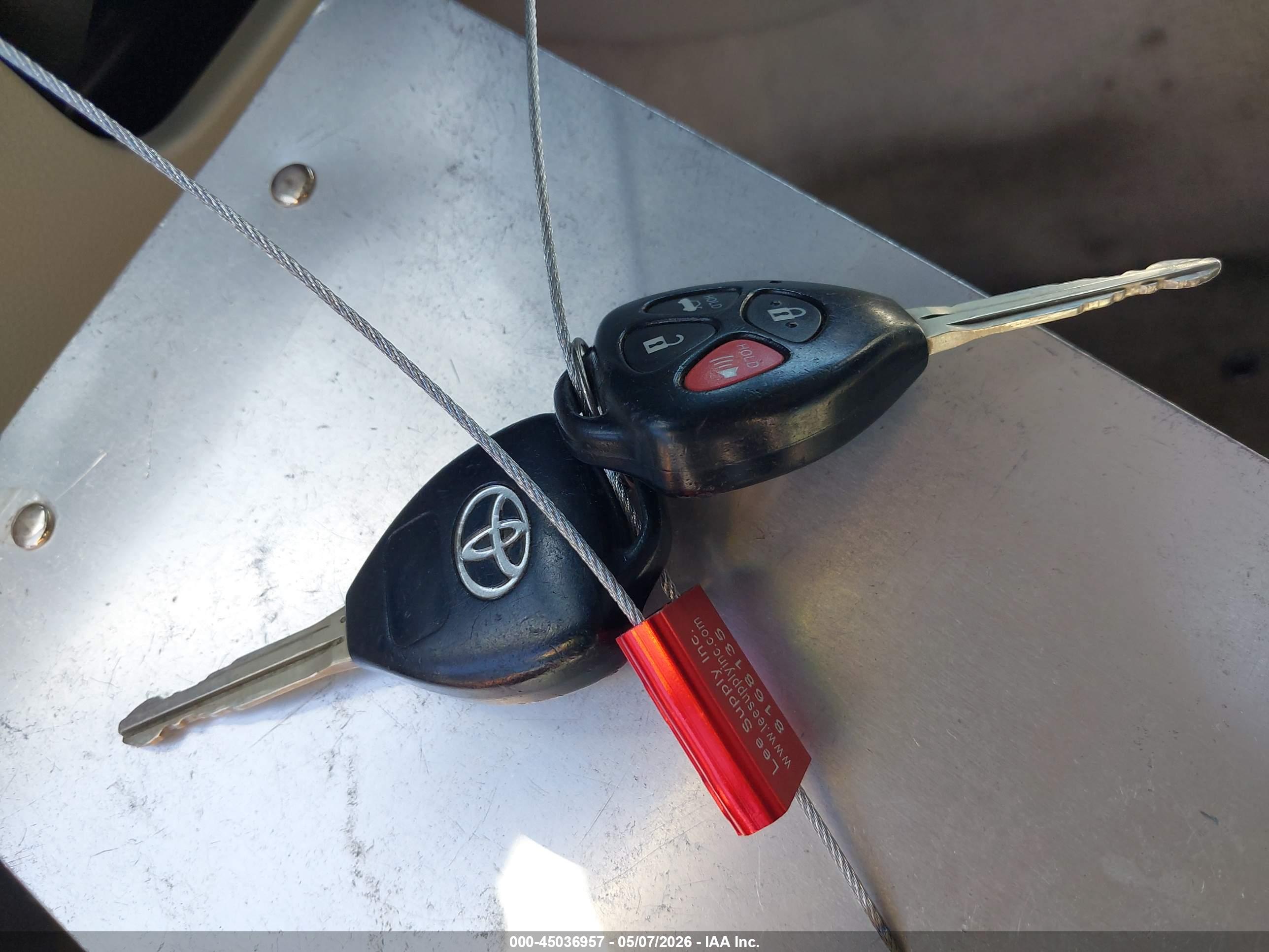 TOYOTA CAMRY image 11