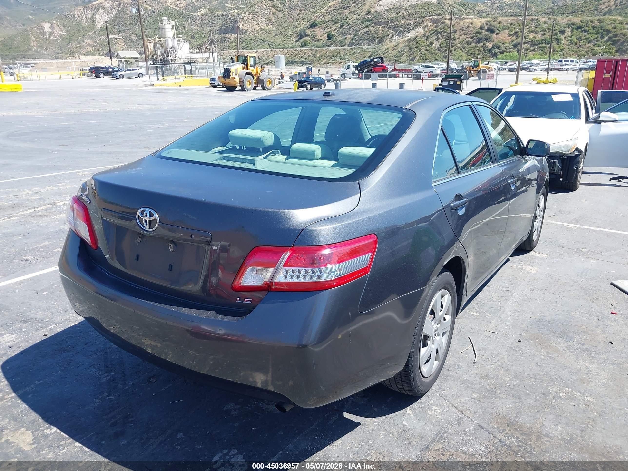 TOYOTA CAMRY image 4