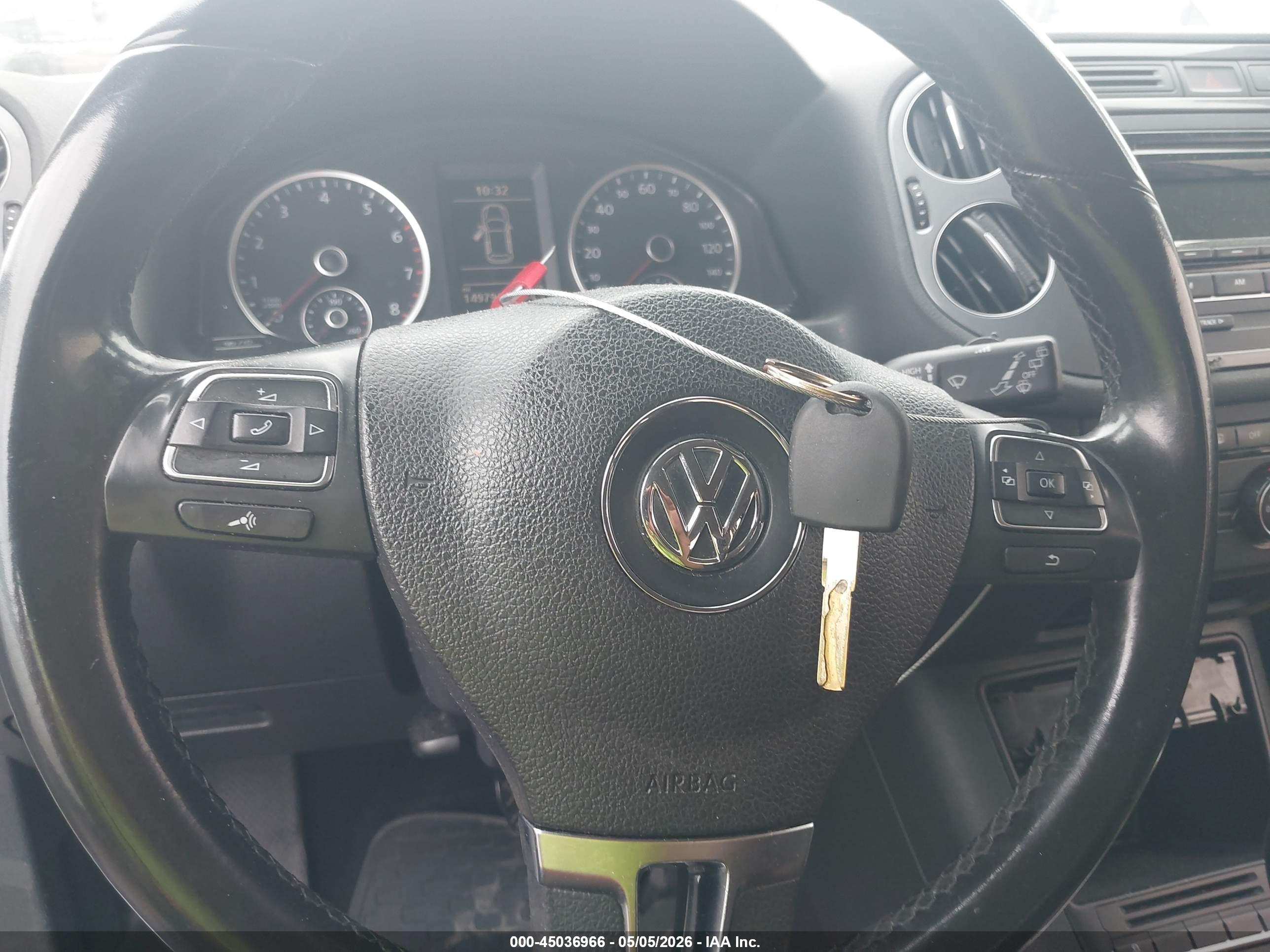 VOLKSWAGEN TIGUAN image 11