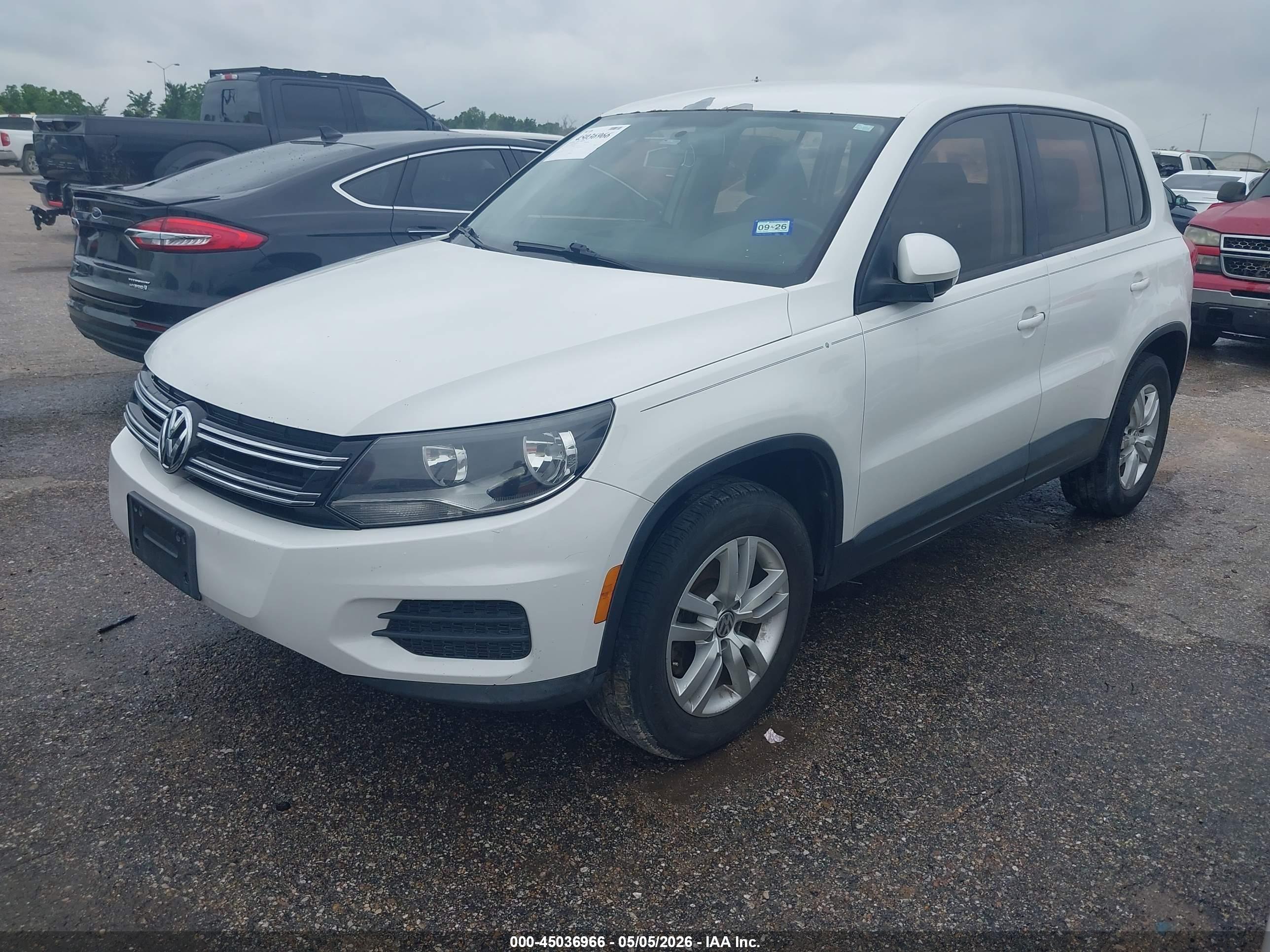 VOLKSWAGEN TIGUAN image 2