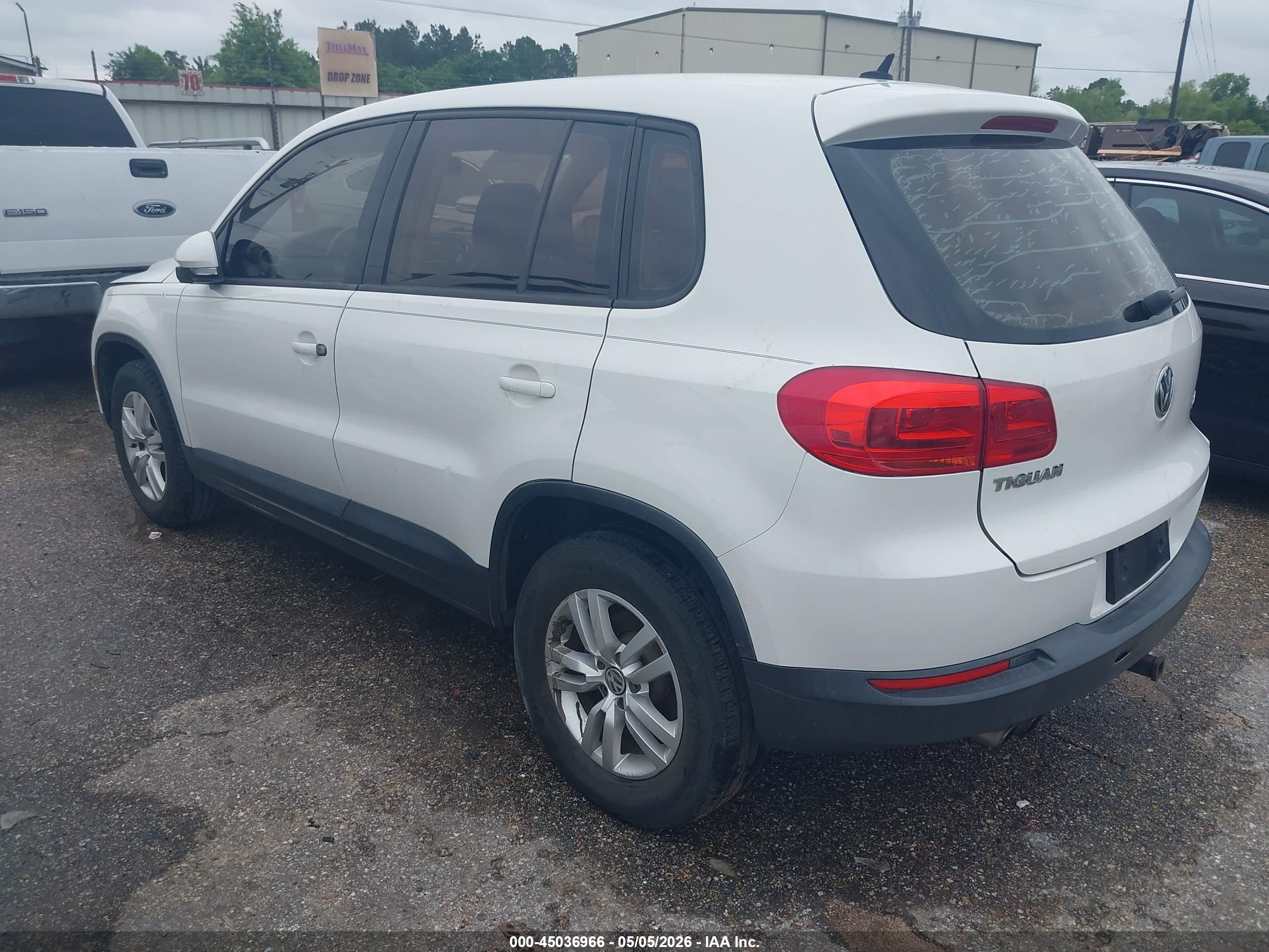 VOLKSWAGEN TIGUAN image 3