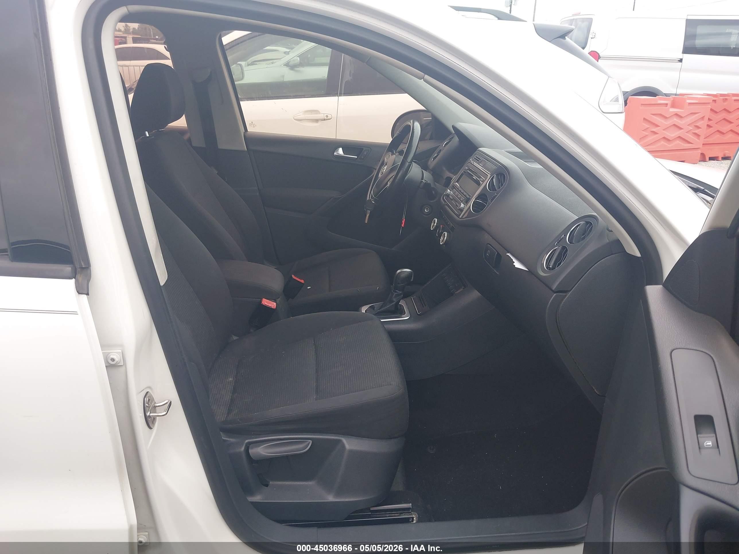 VOLKSWAGEN TIGUAN image 5