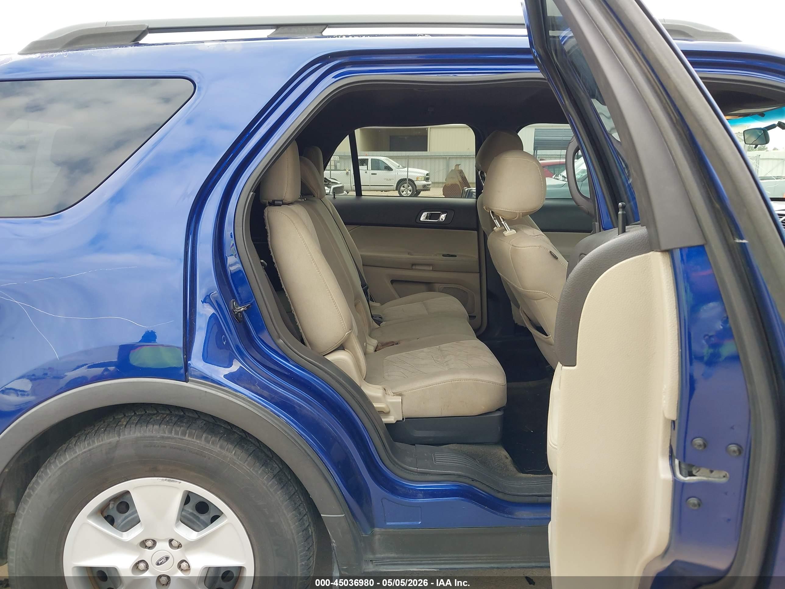 FORD EXPLORER image 8