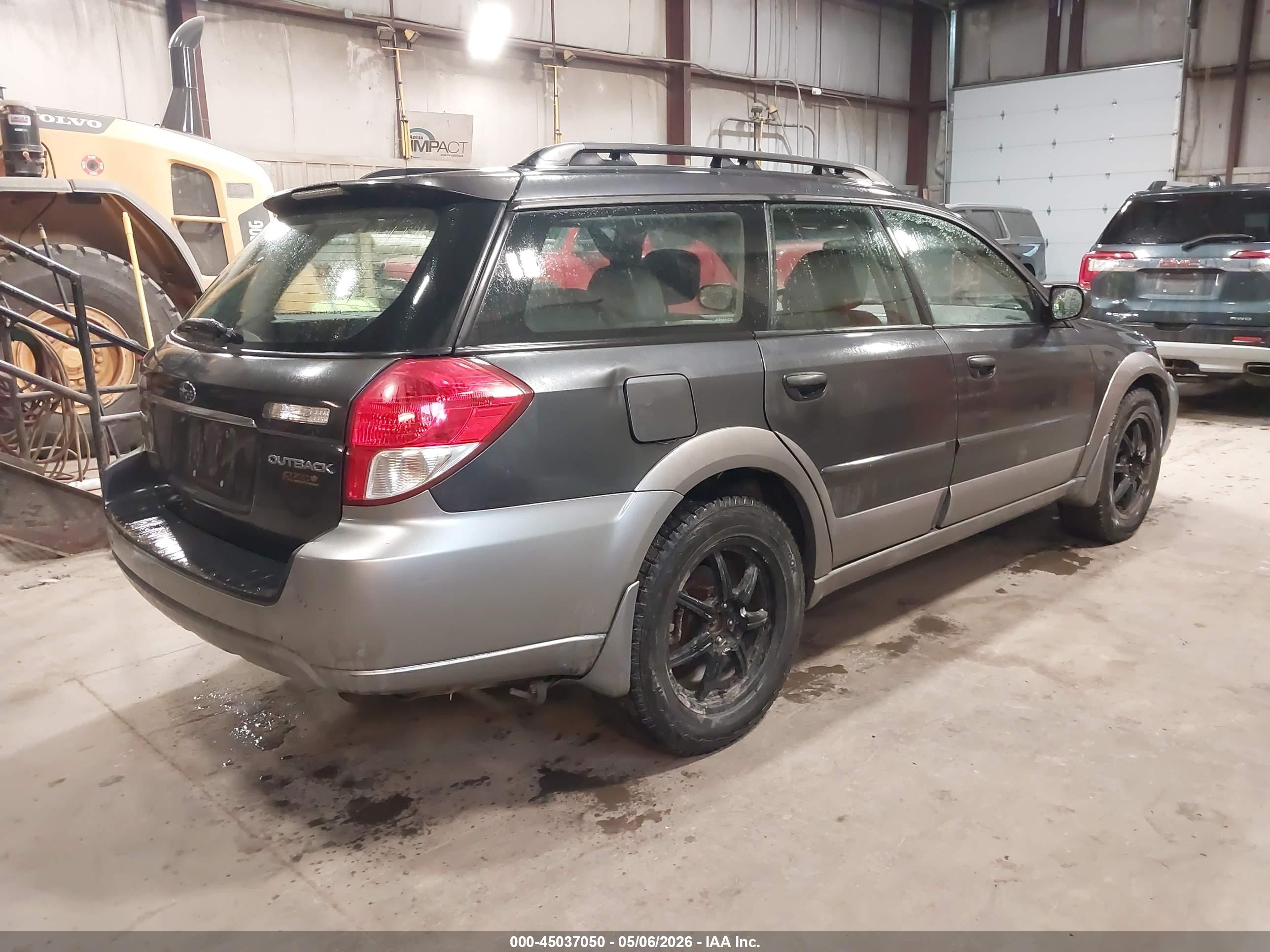 SUBARU OUTBACK image 4
