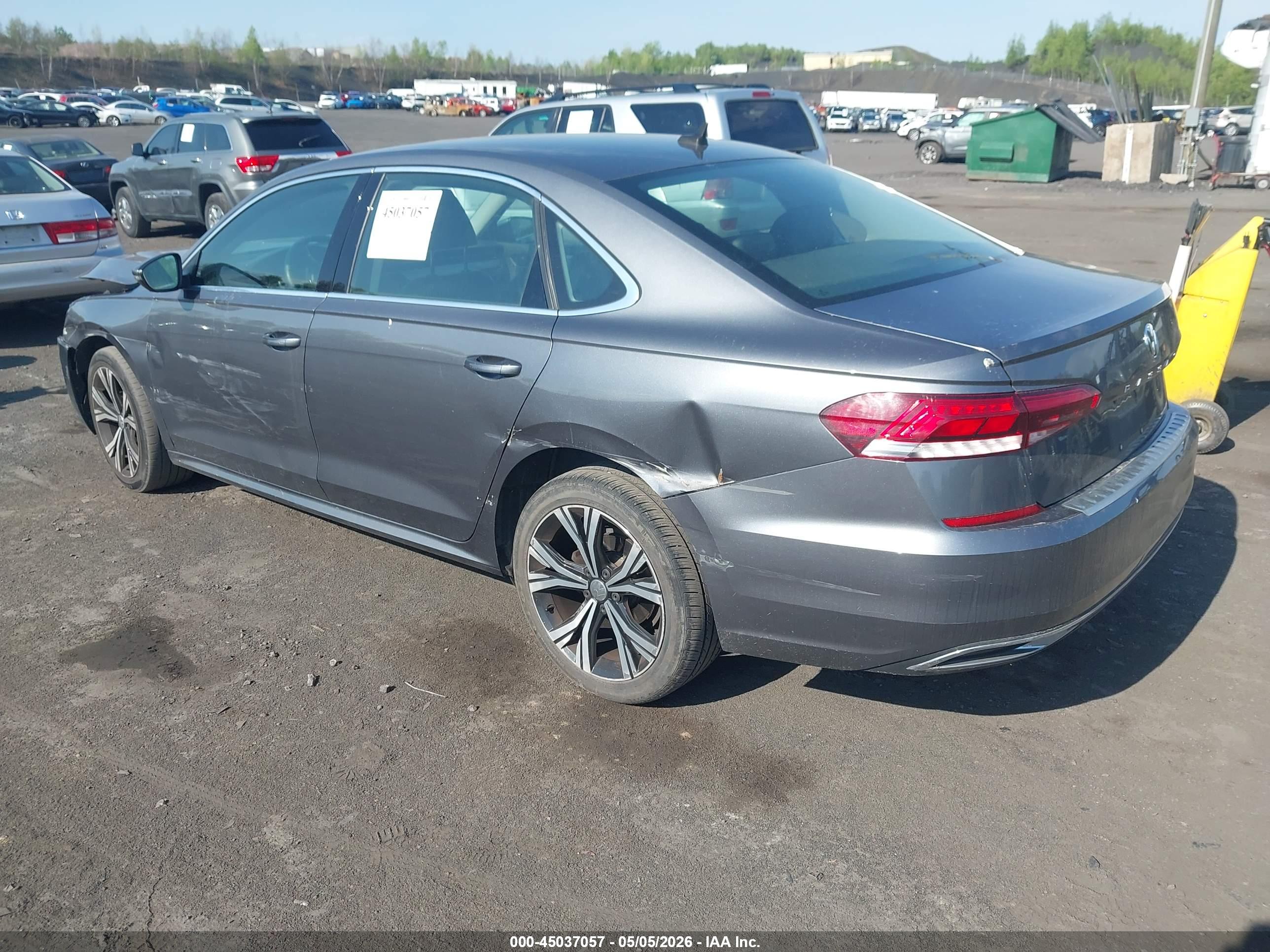 VOLKSWAGEN PASSAT image 3