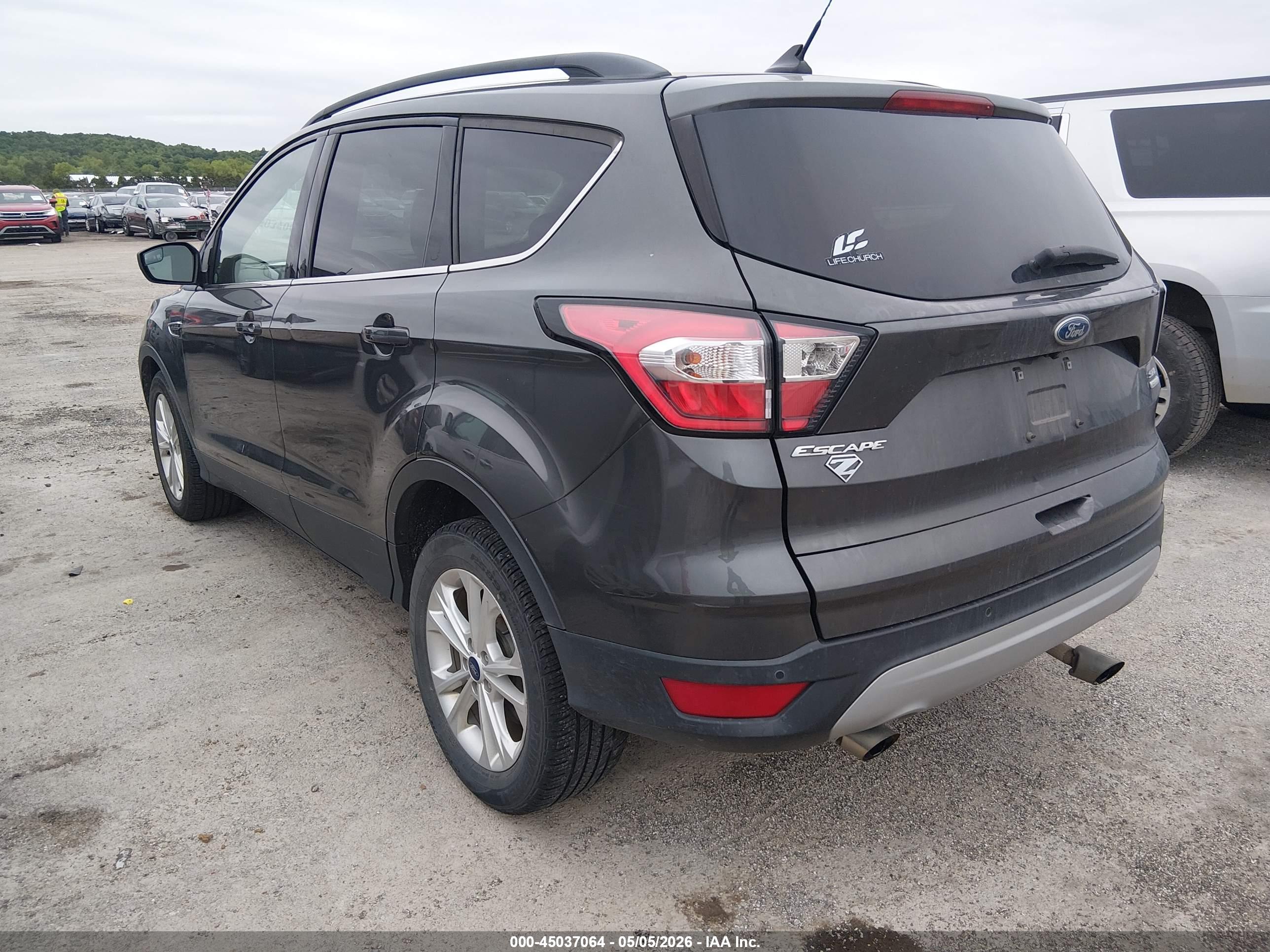 FORD ESCAPE image 3