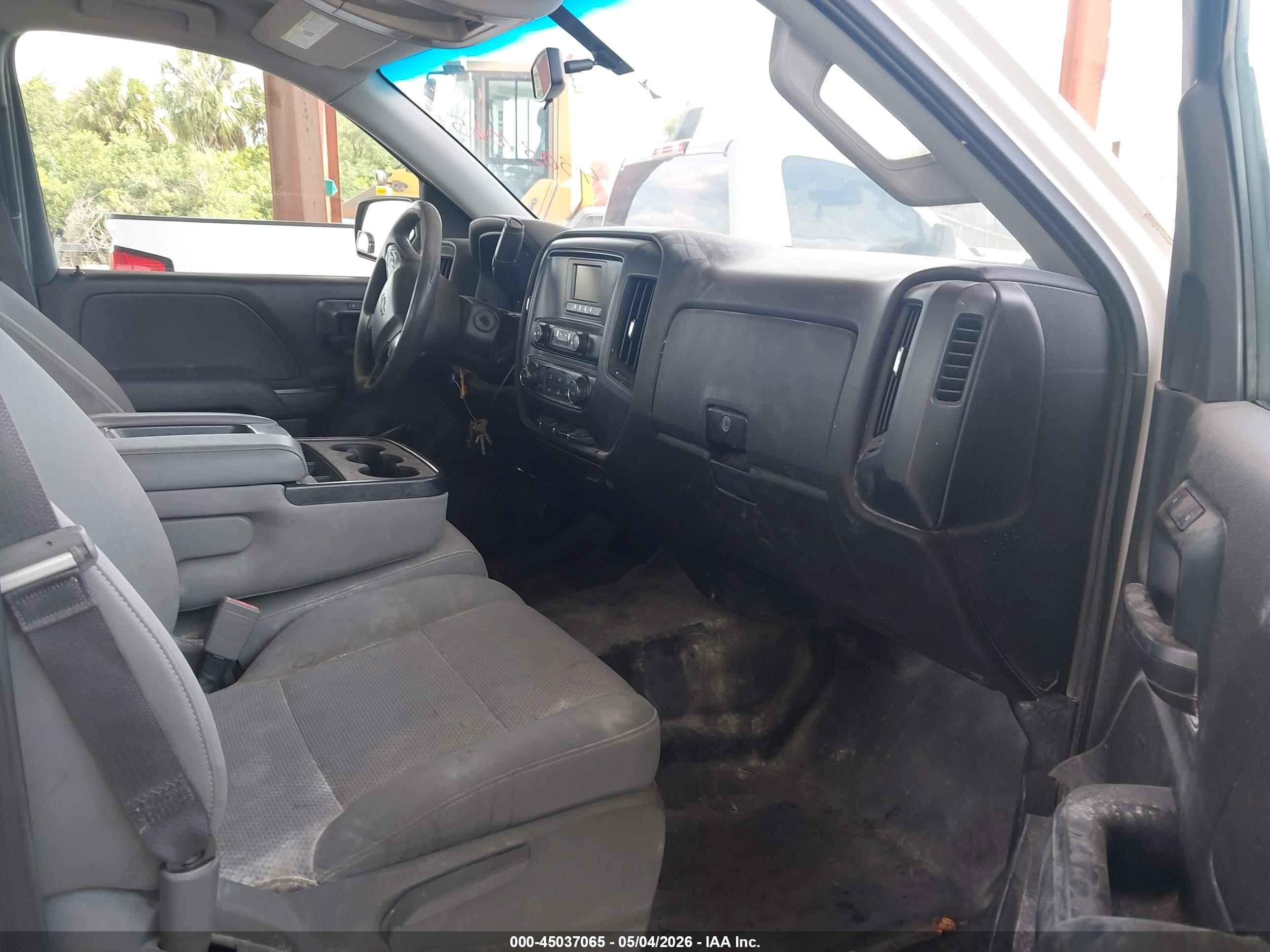 CHEVROLET SILVERADO image 5