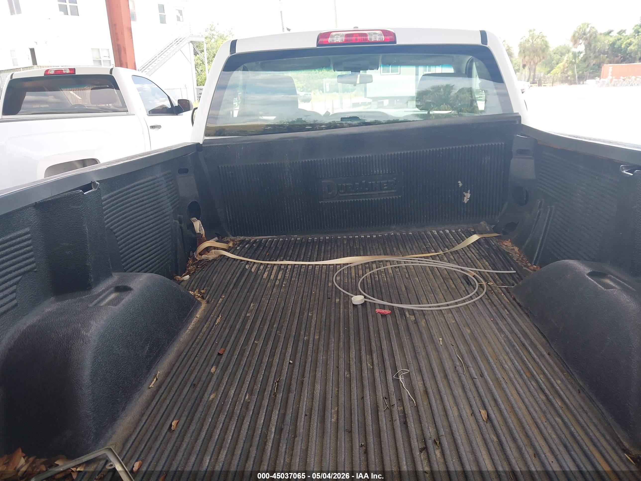 CHEVROLET SILVERADO image 8