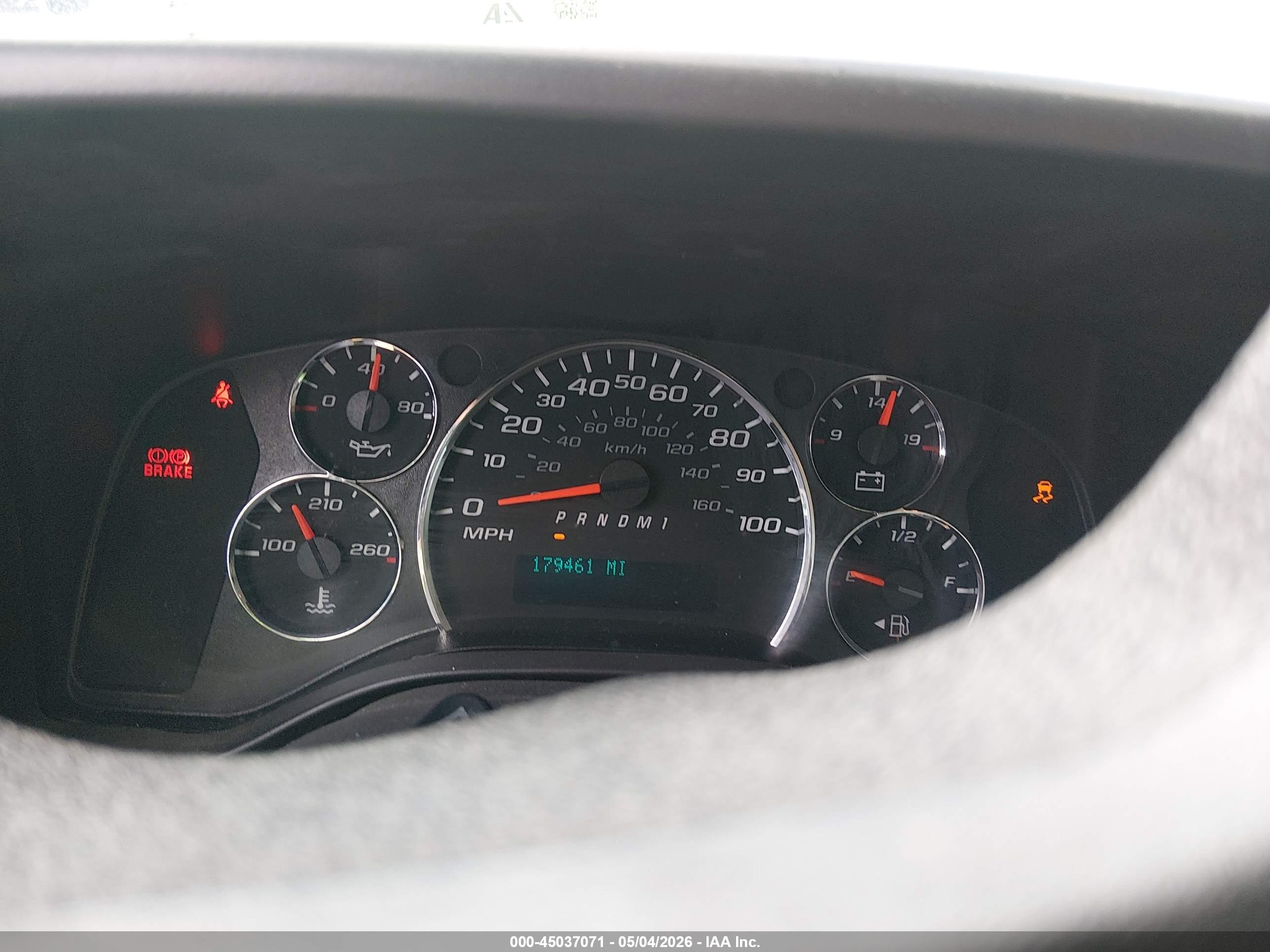 CHEVROLET EXPRESS image 6