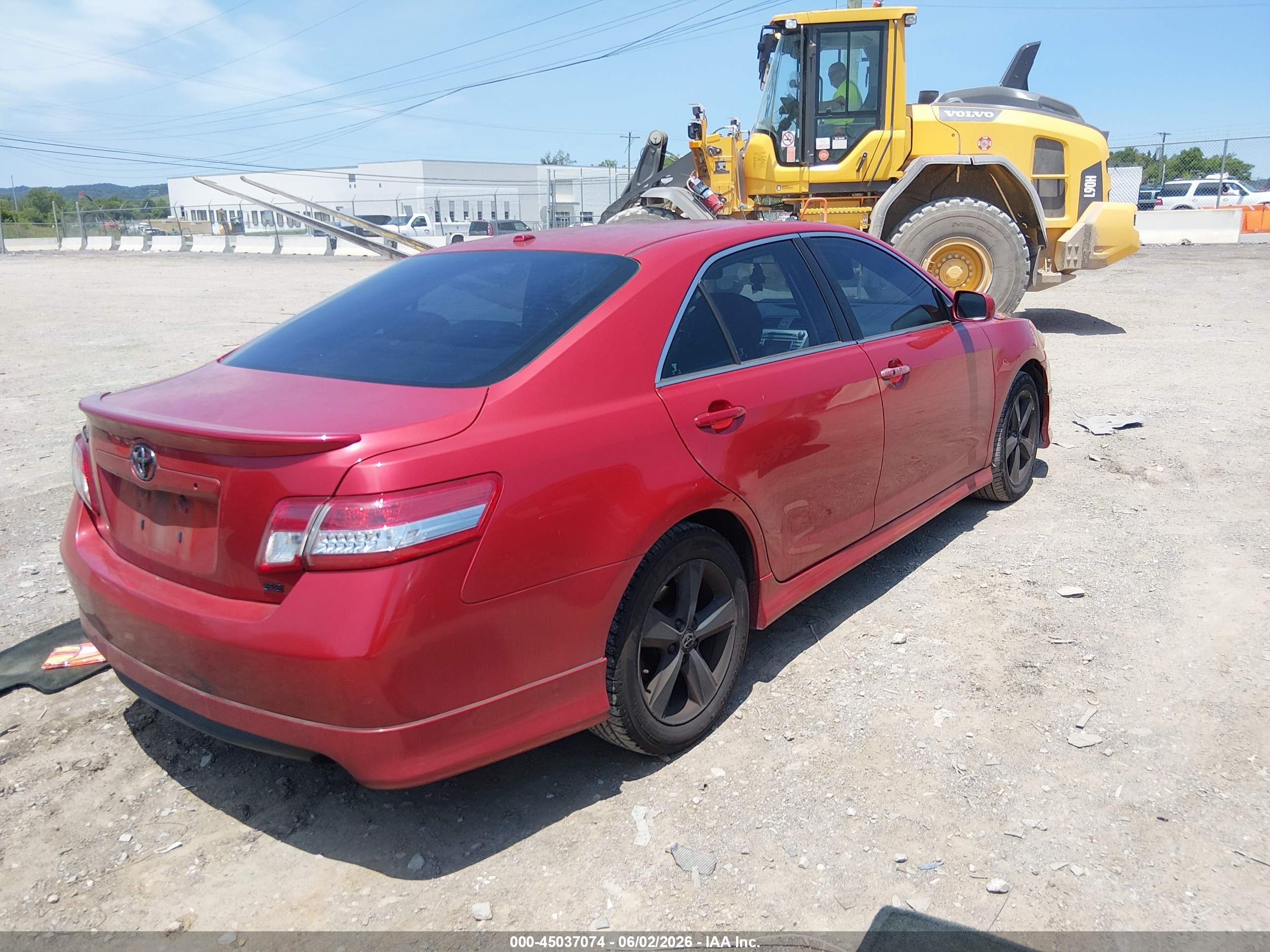 TOYOTA CAMRY image 4