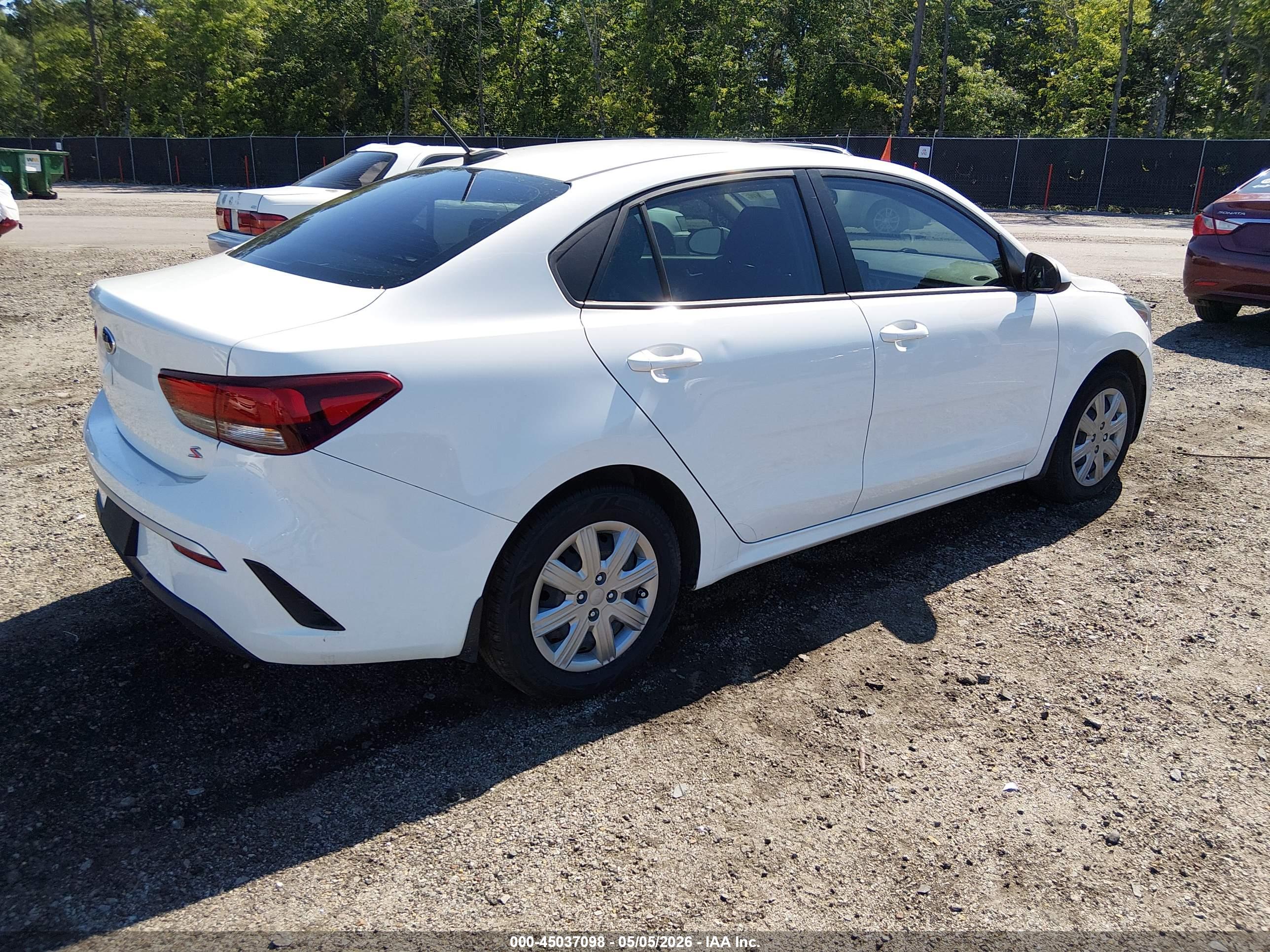KIA RIO image 4