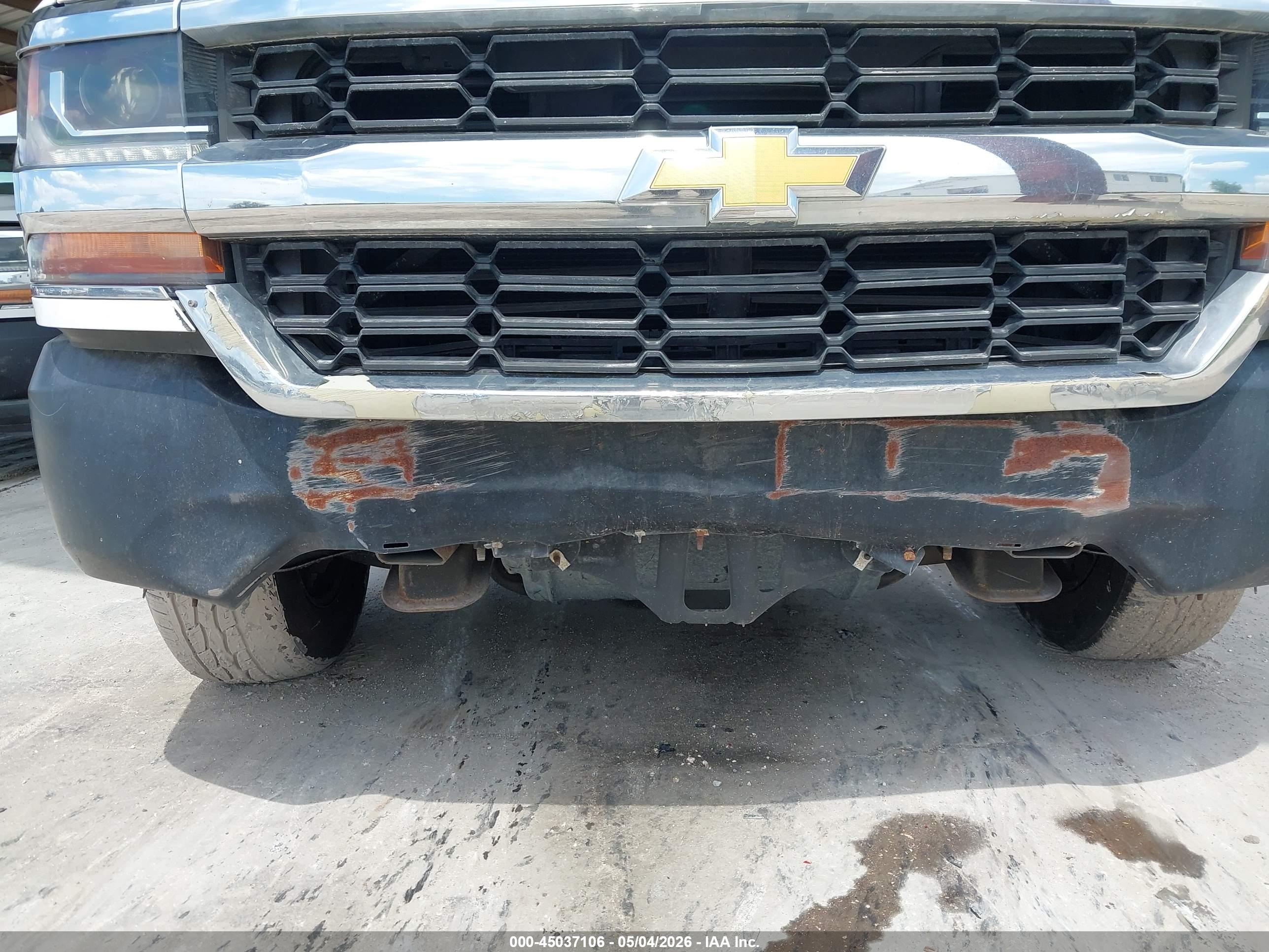 CHEVROLET SILVERADO image 6