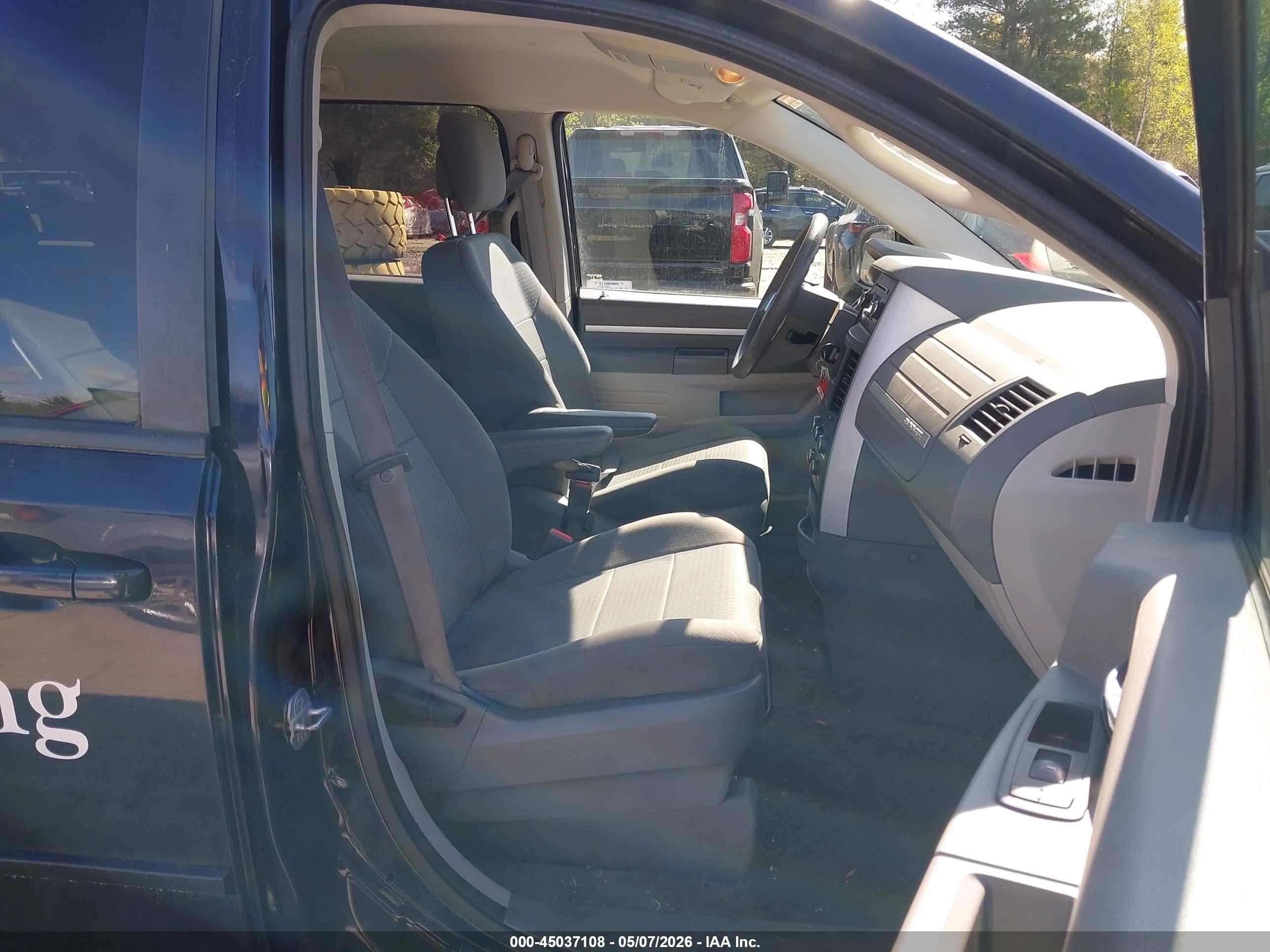 DODGE GRAND image 5