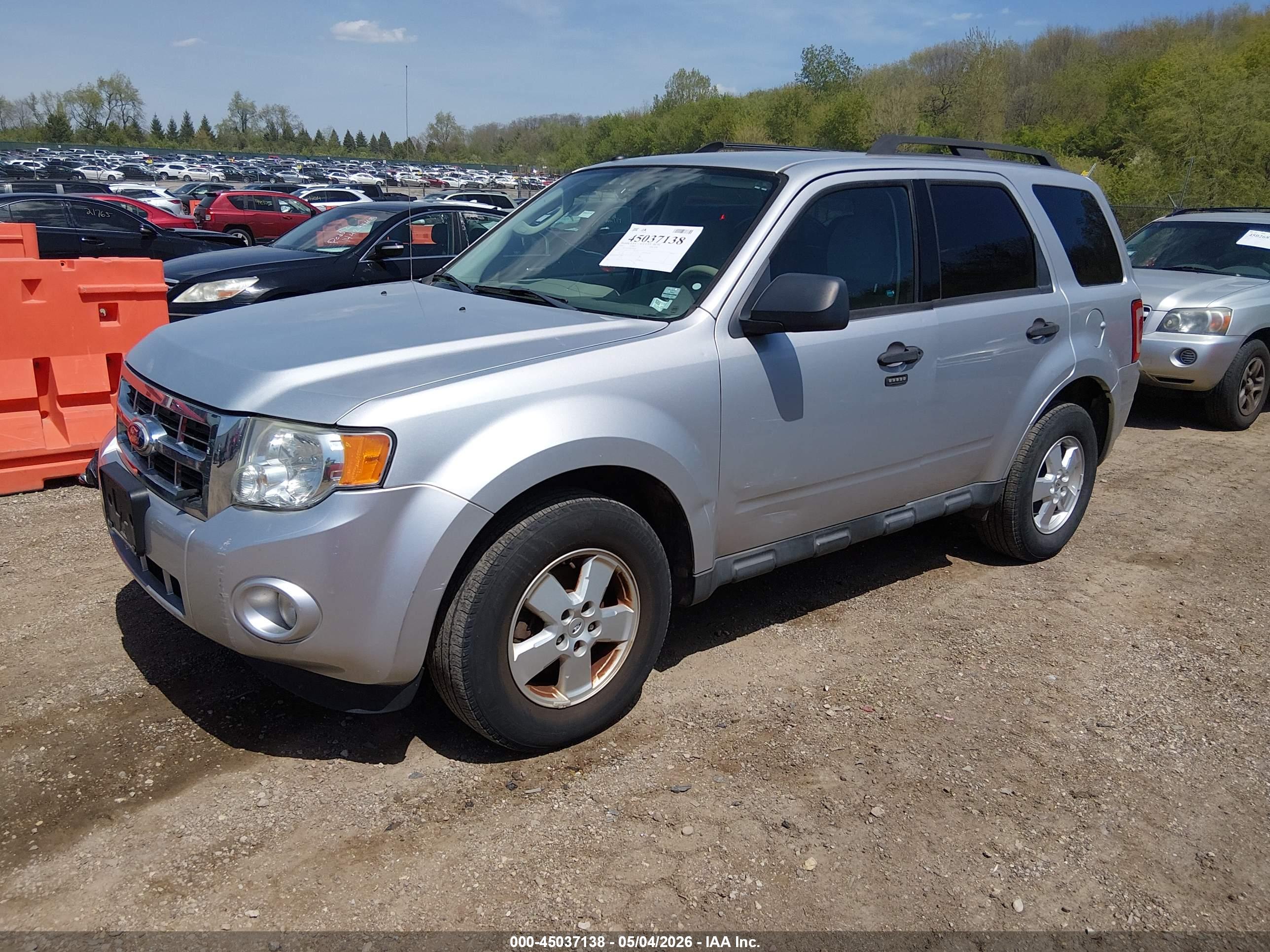 FORD ESCAPE image 2