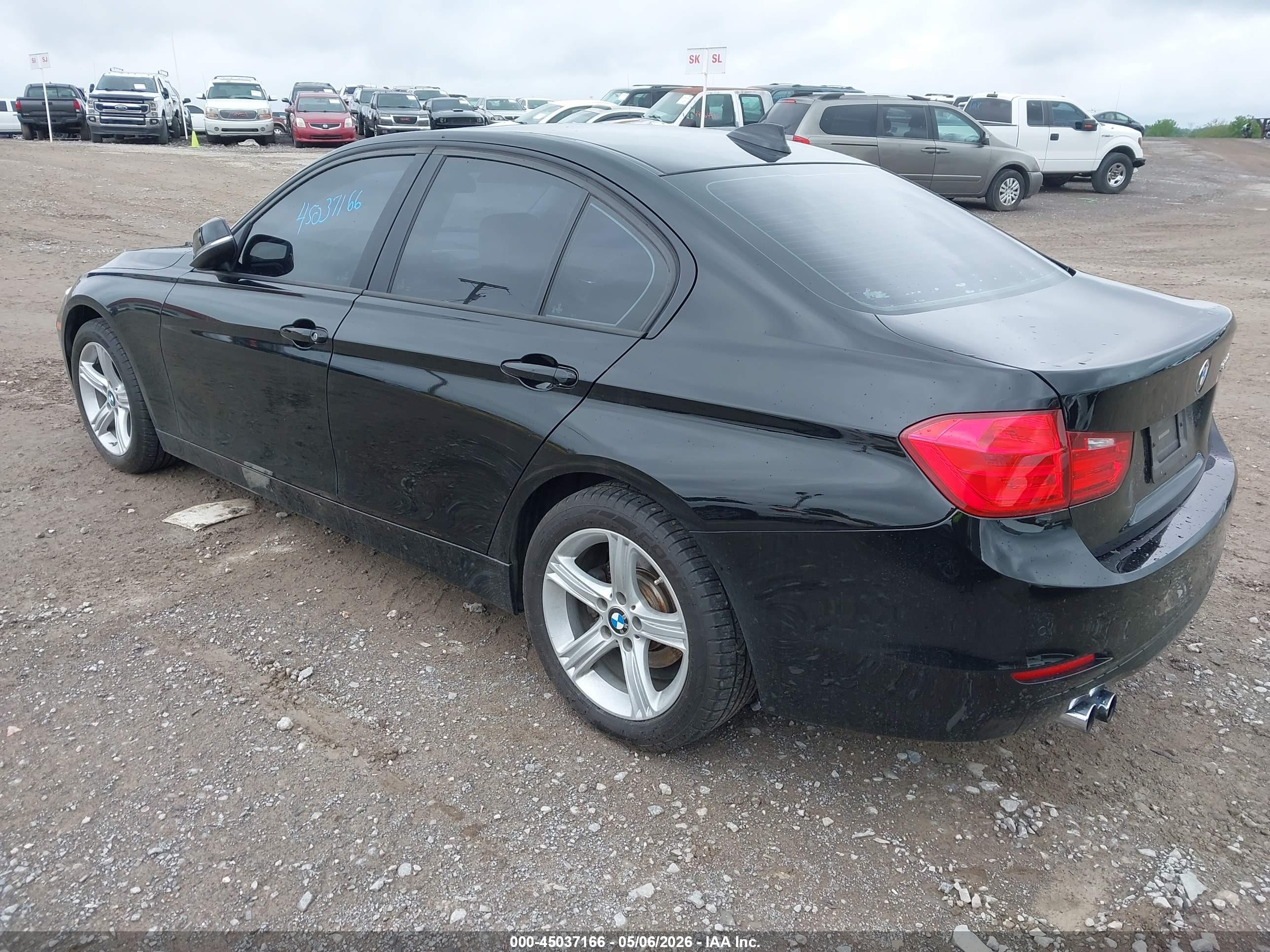BMW 328I image 3
