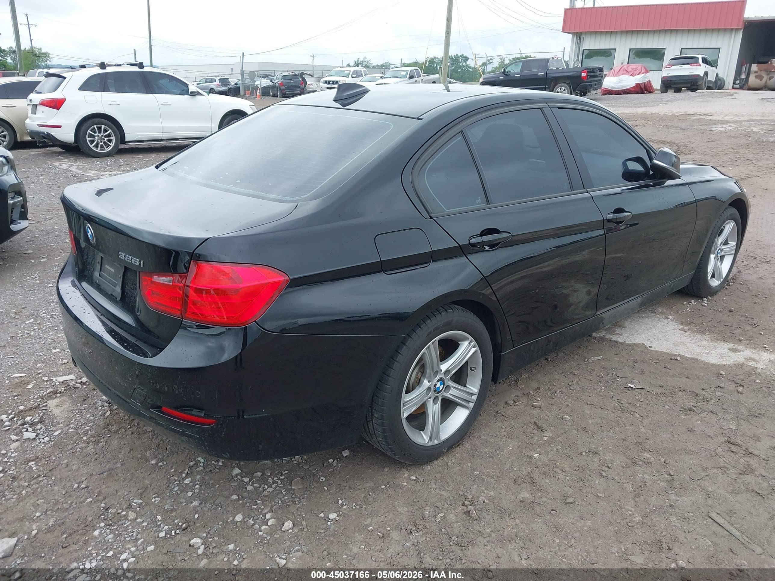 BMW 328I image 4