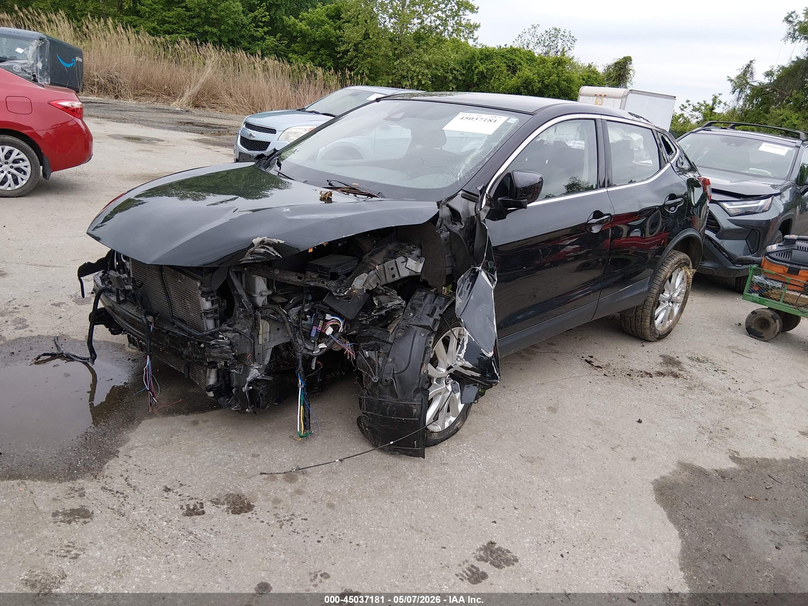 NISSAN ROGUE image 2