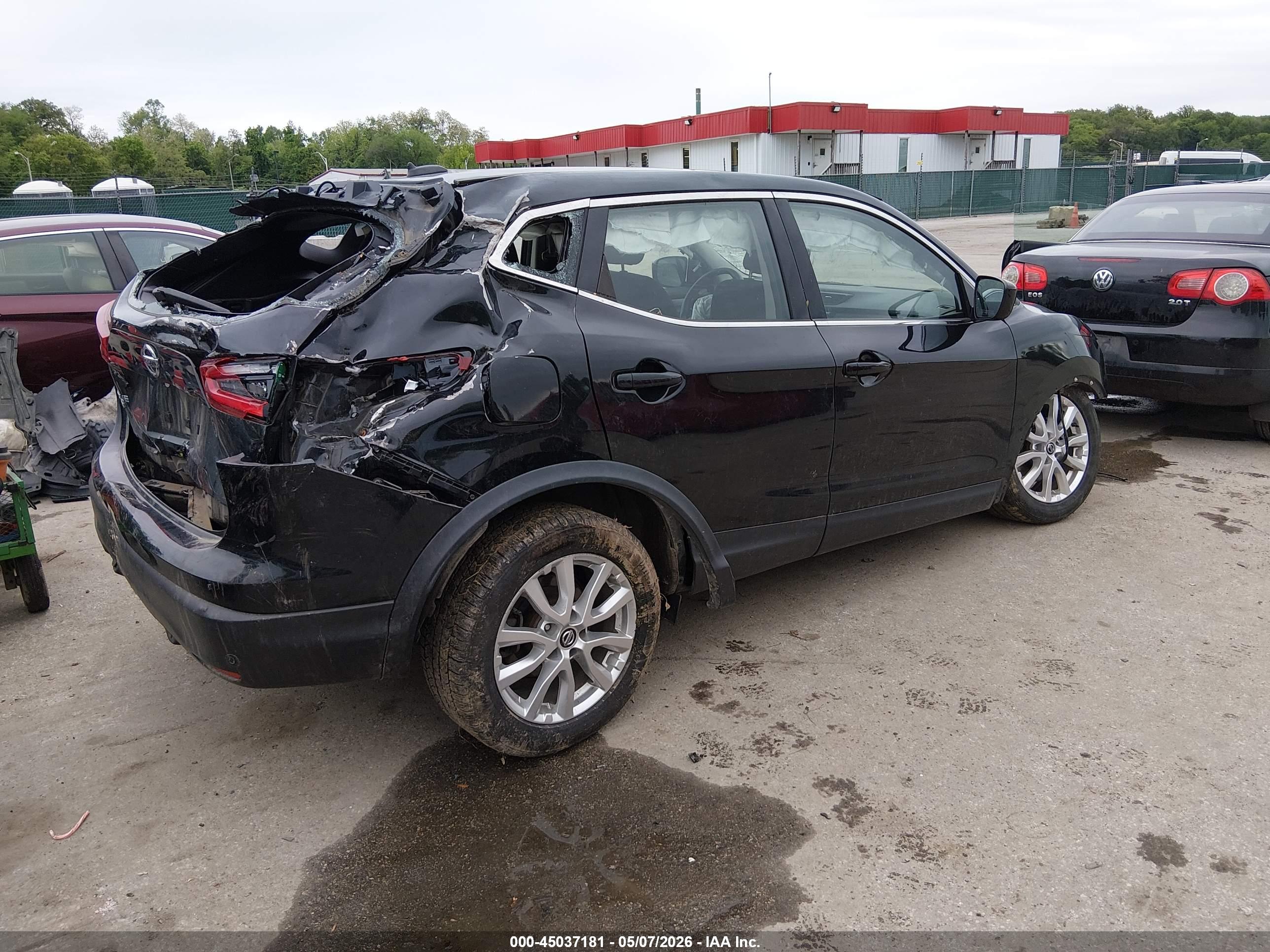 NISSAN ROGUE image 4
