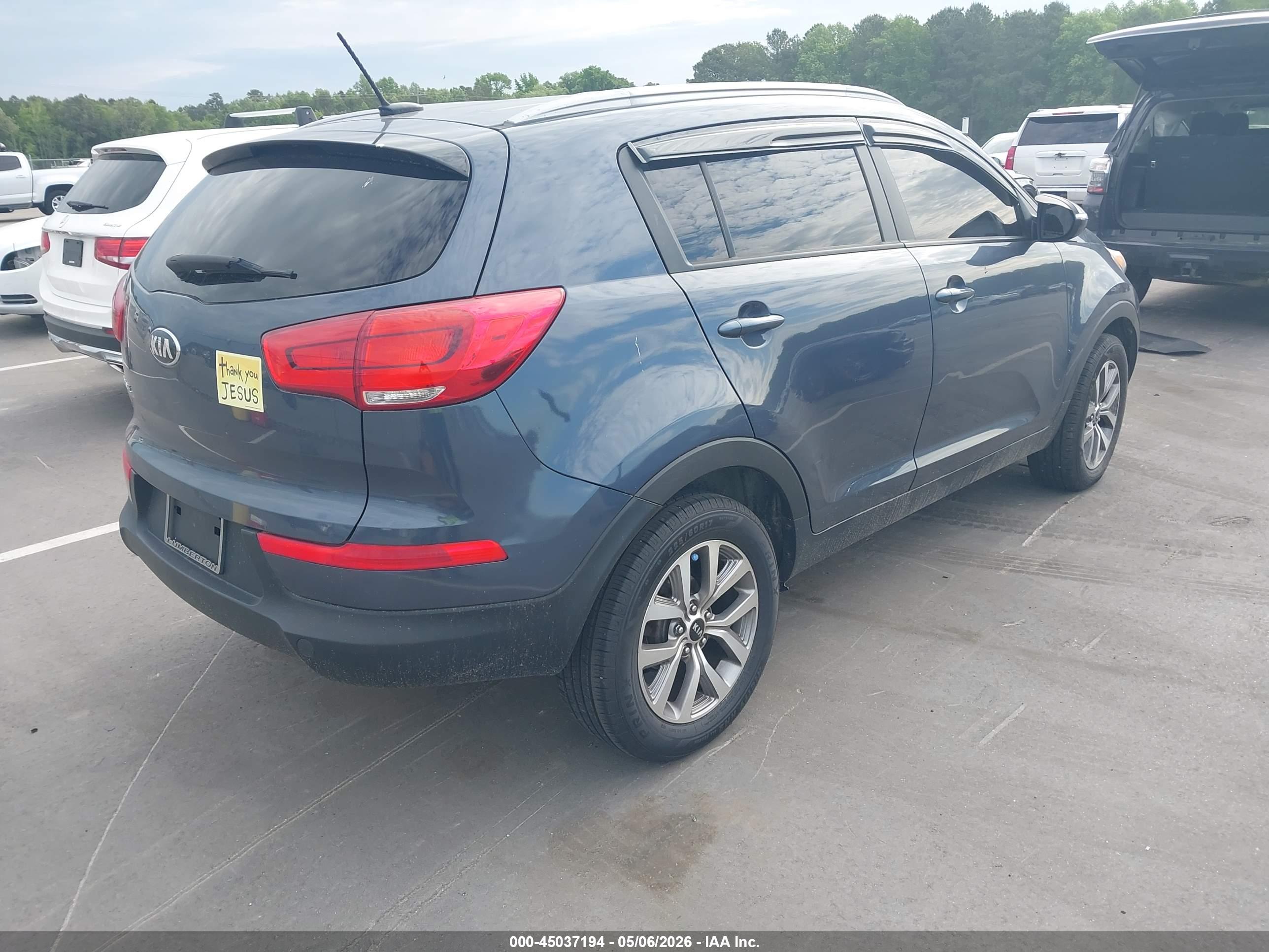 KIA SPORTAGE image 4