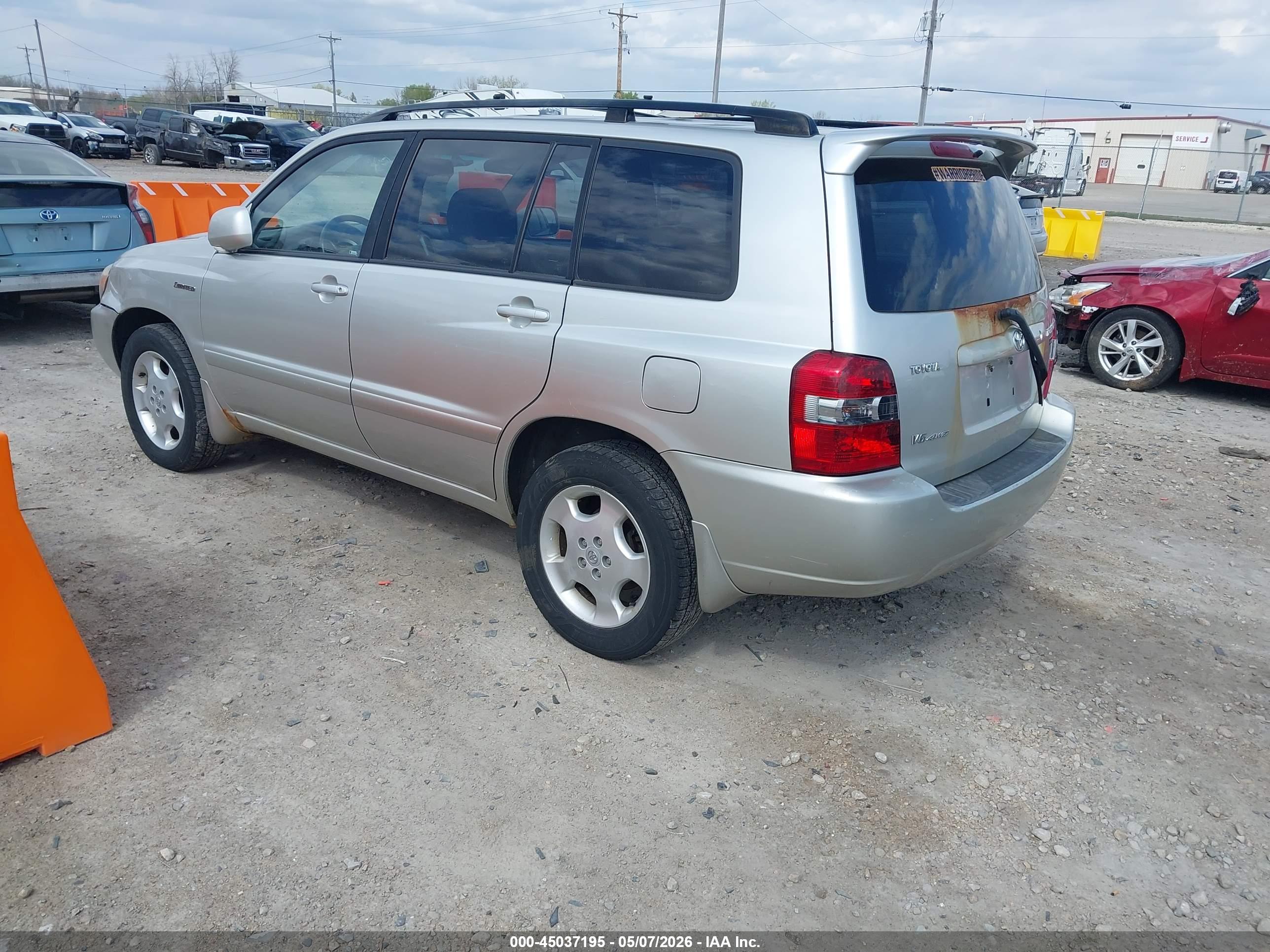 TOYOTA HIGHLANDER image 3