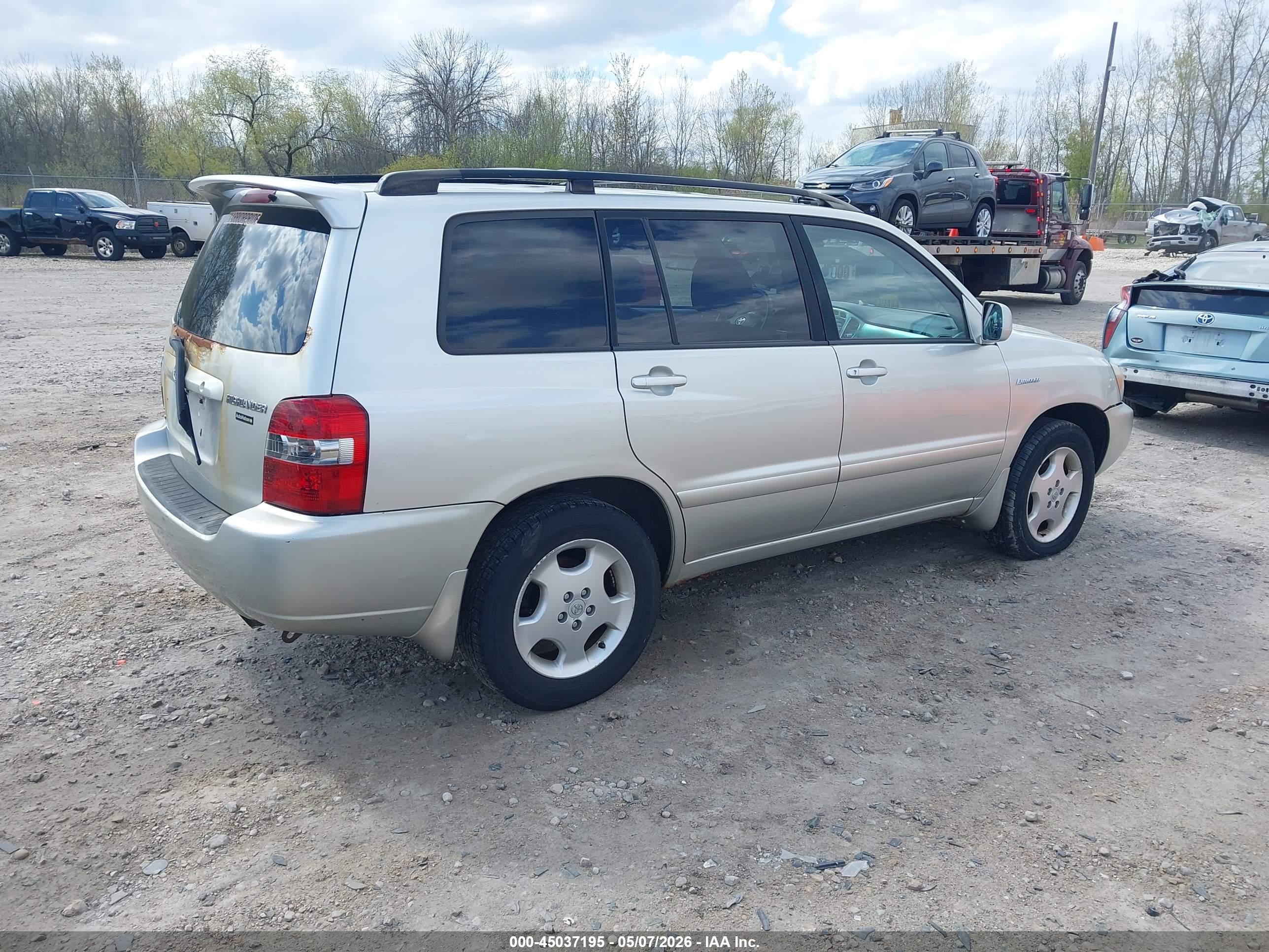 TOYOTA HIGHLANDER image 4