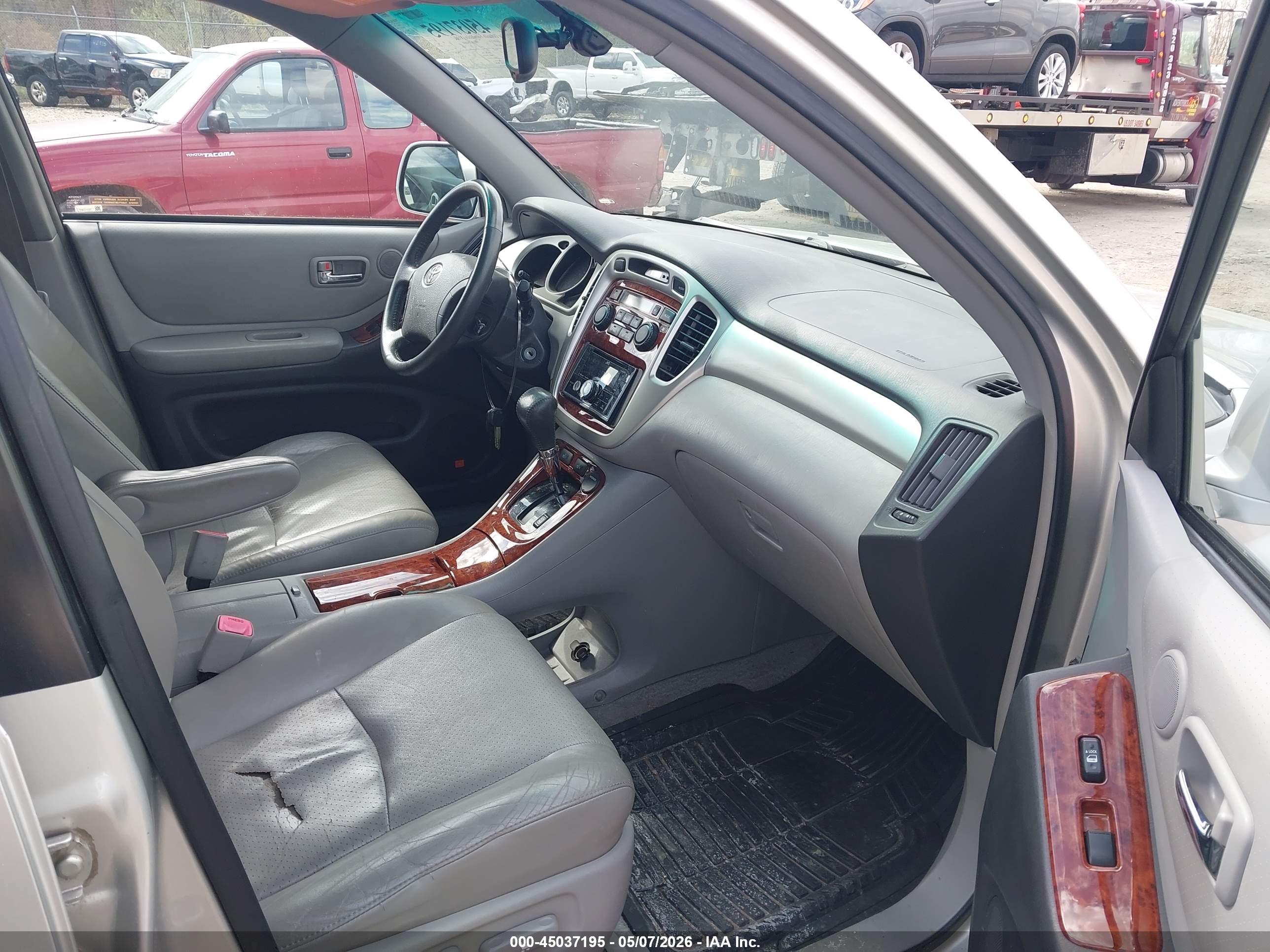 TOYOTA HIGHLANDER image 5
