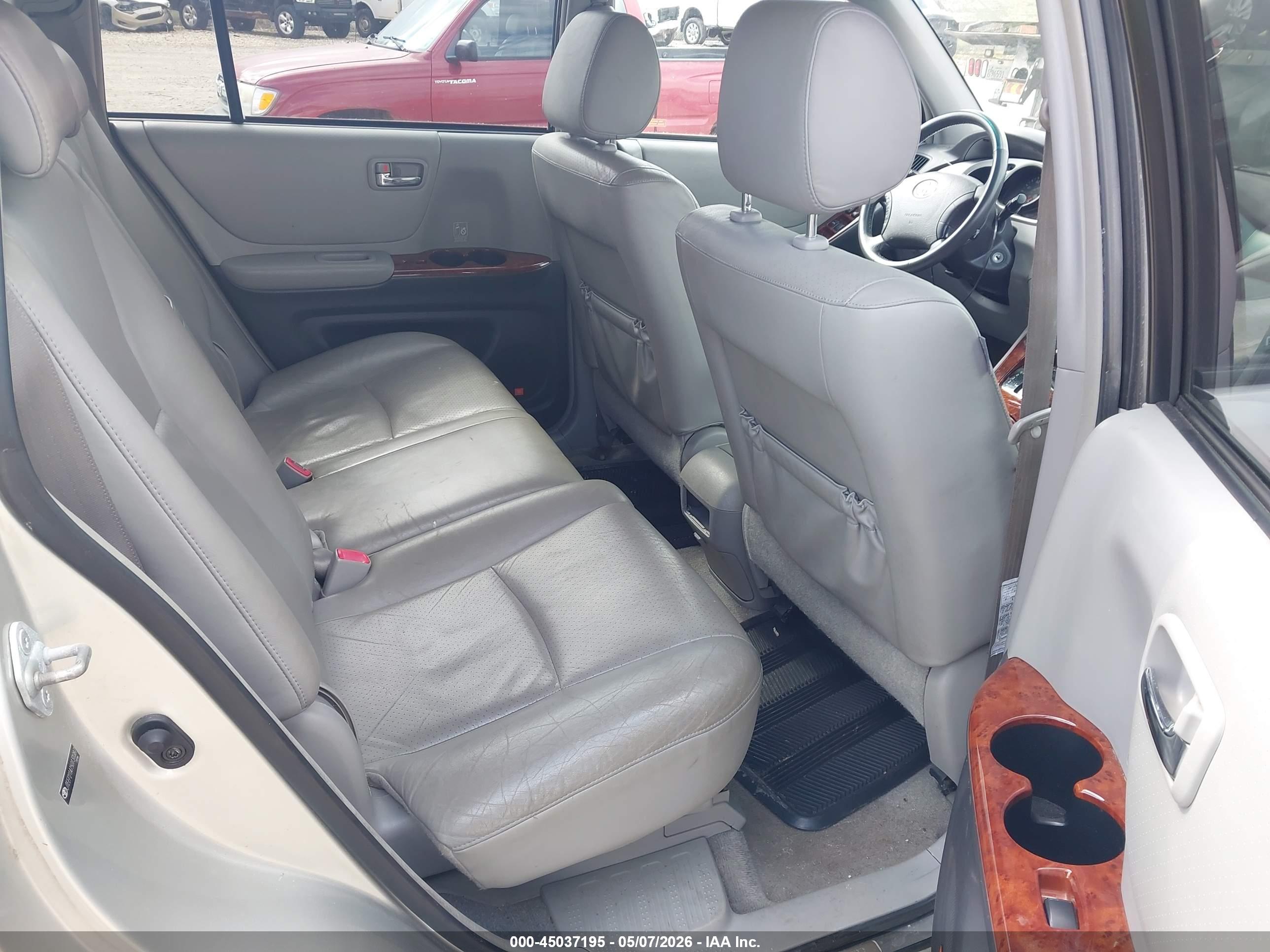 TOYOTA HIGHLANDER image 8