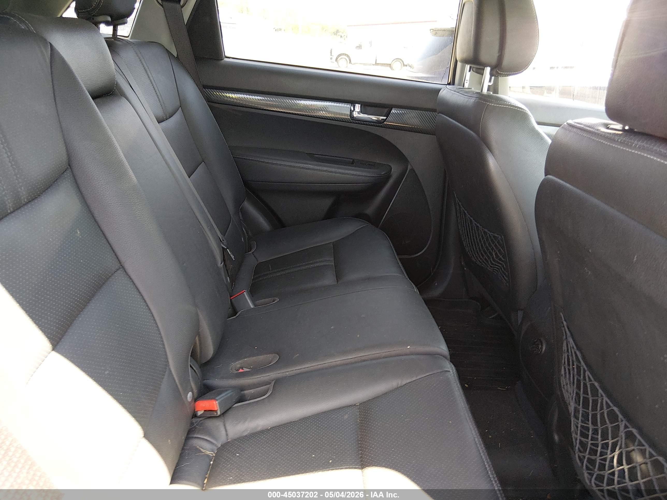 KIA SORENTO image 8