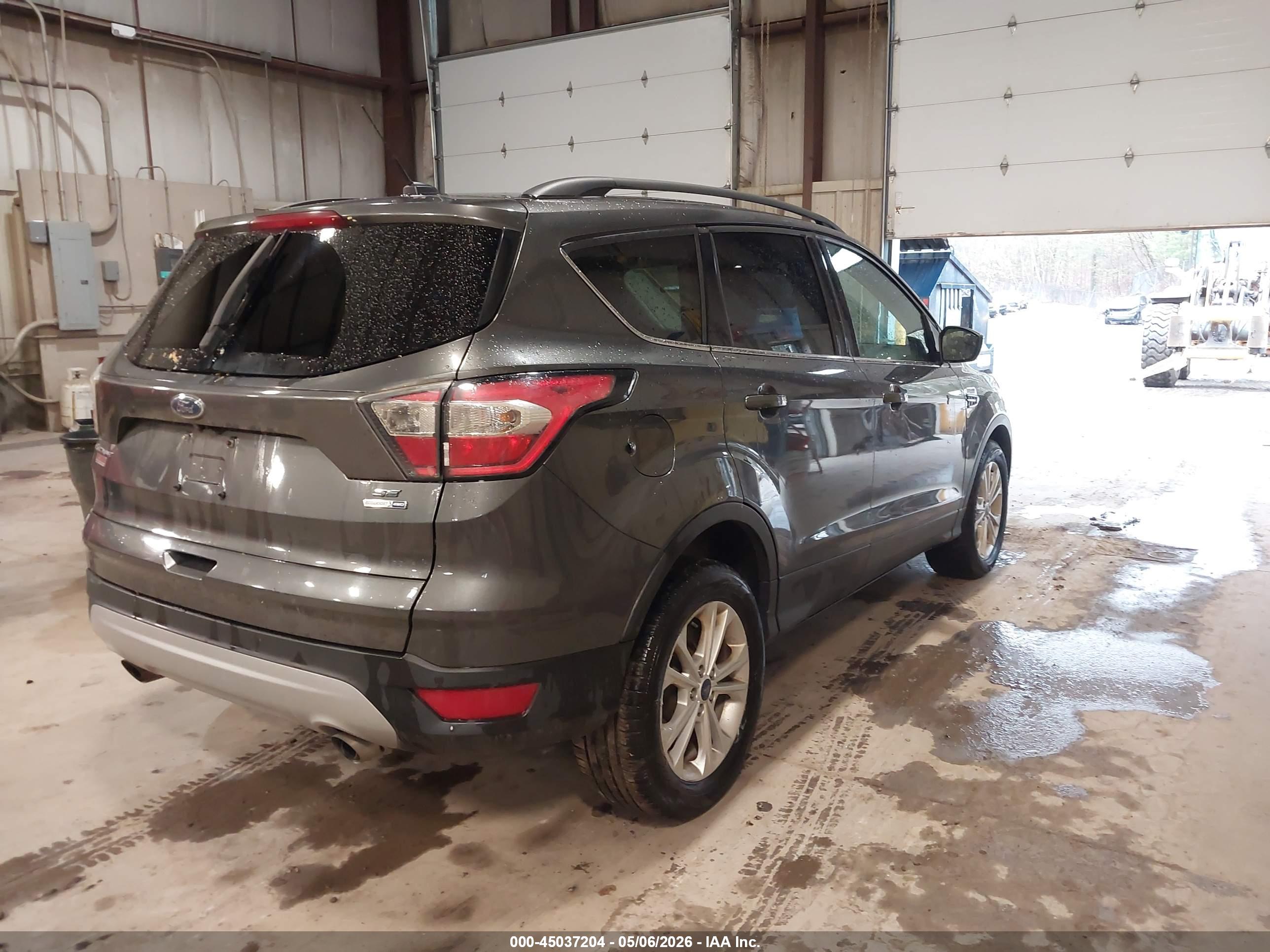 FORD ESCAPE image 4