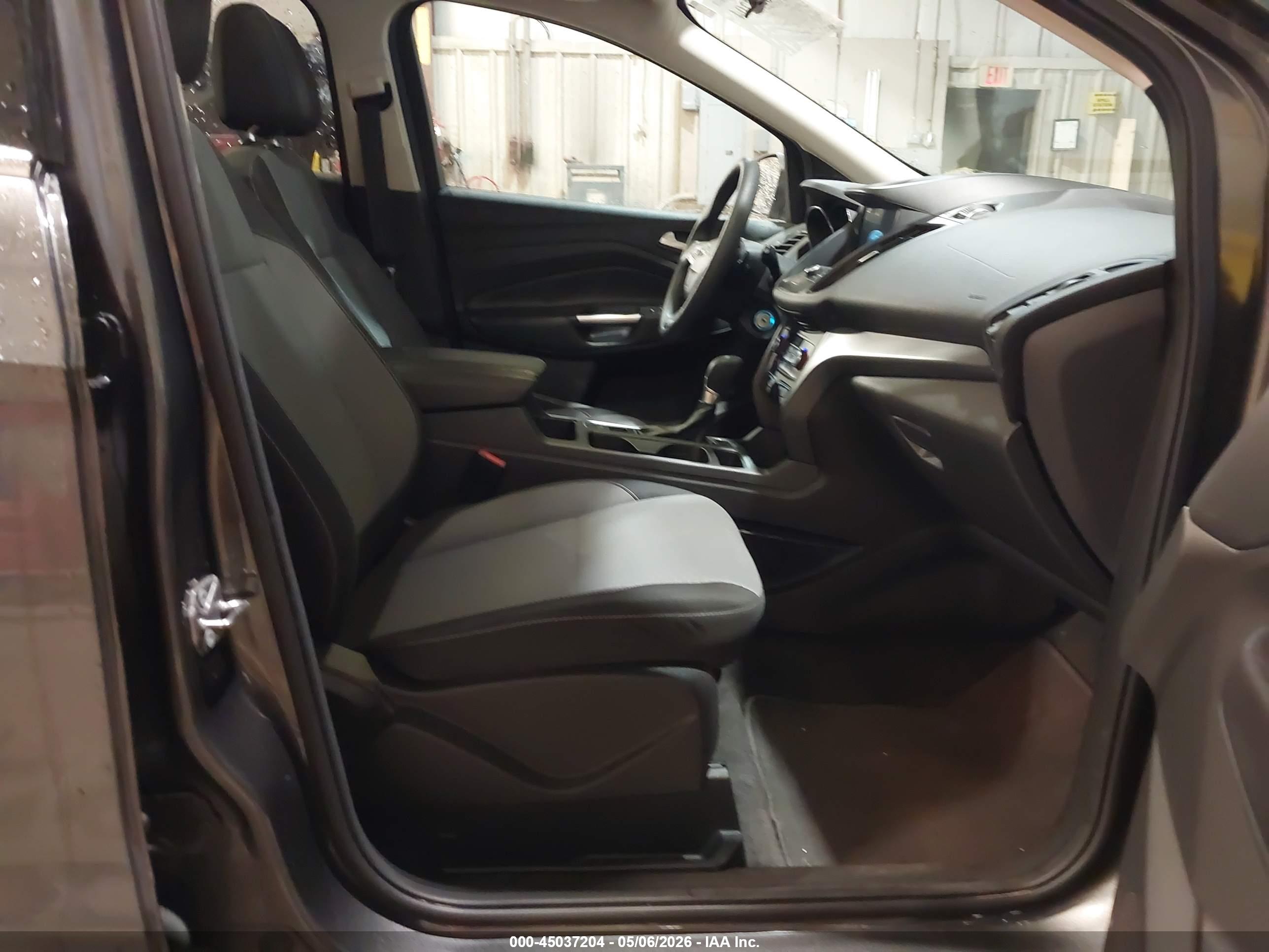 FORD ESCAPE image 5