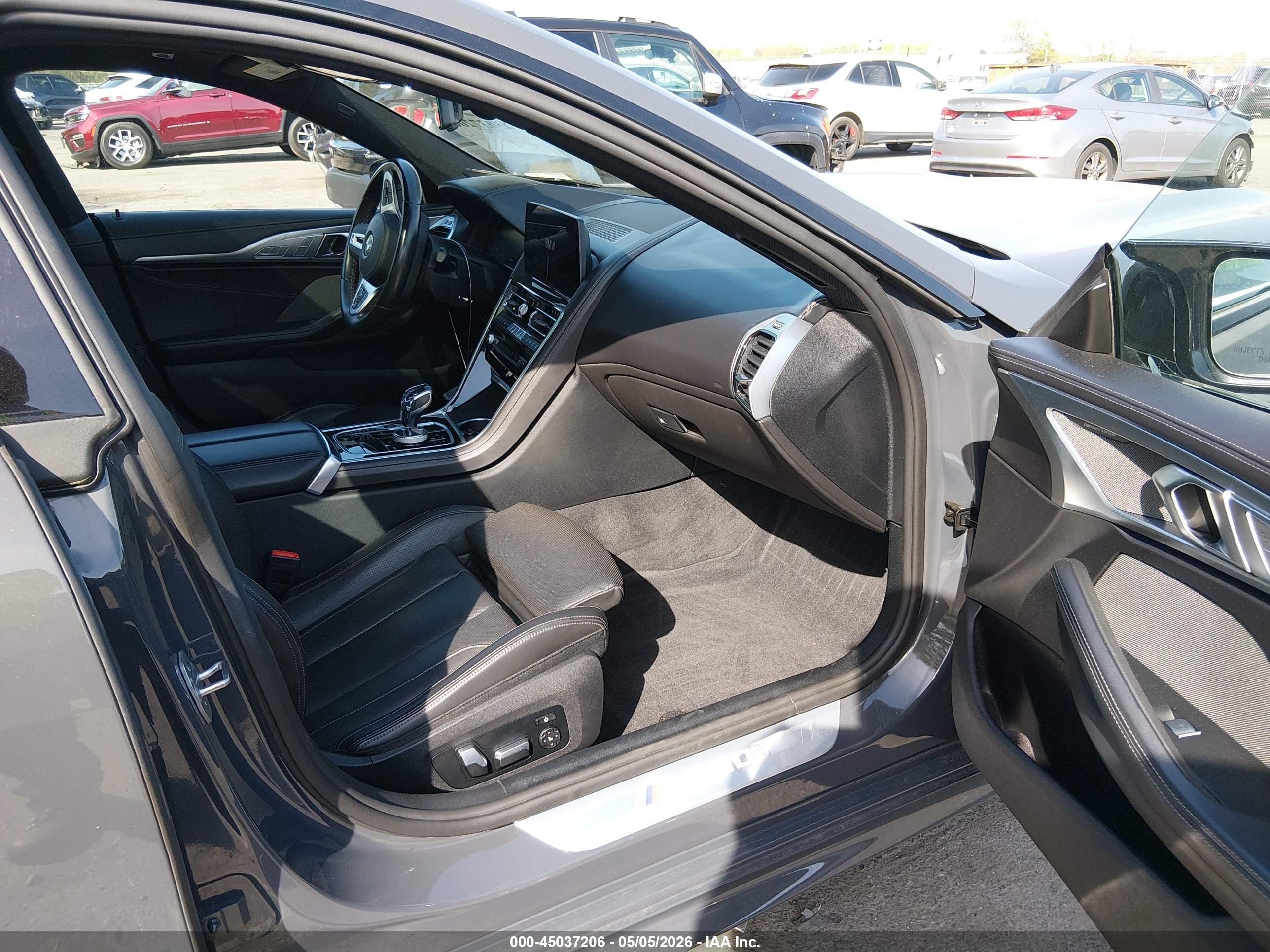 BMW M850I image 5