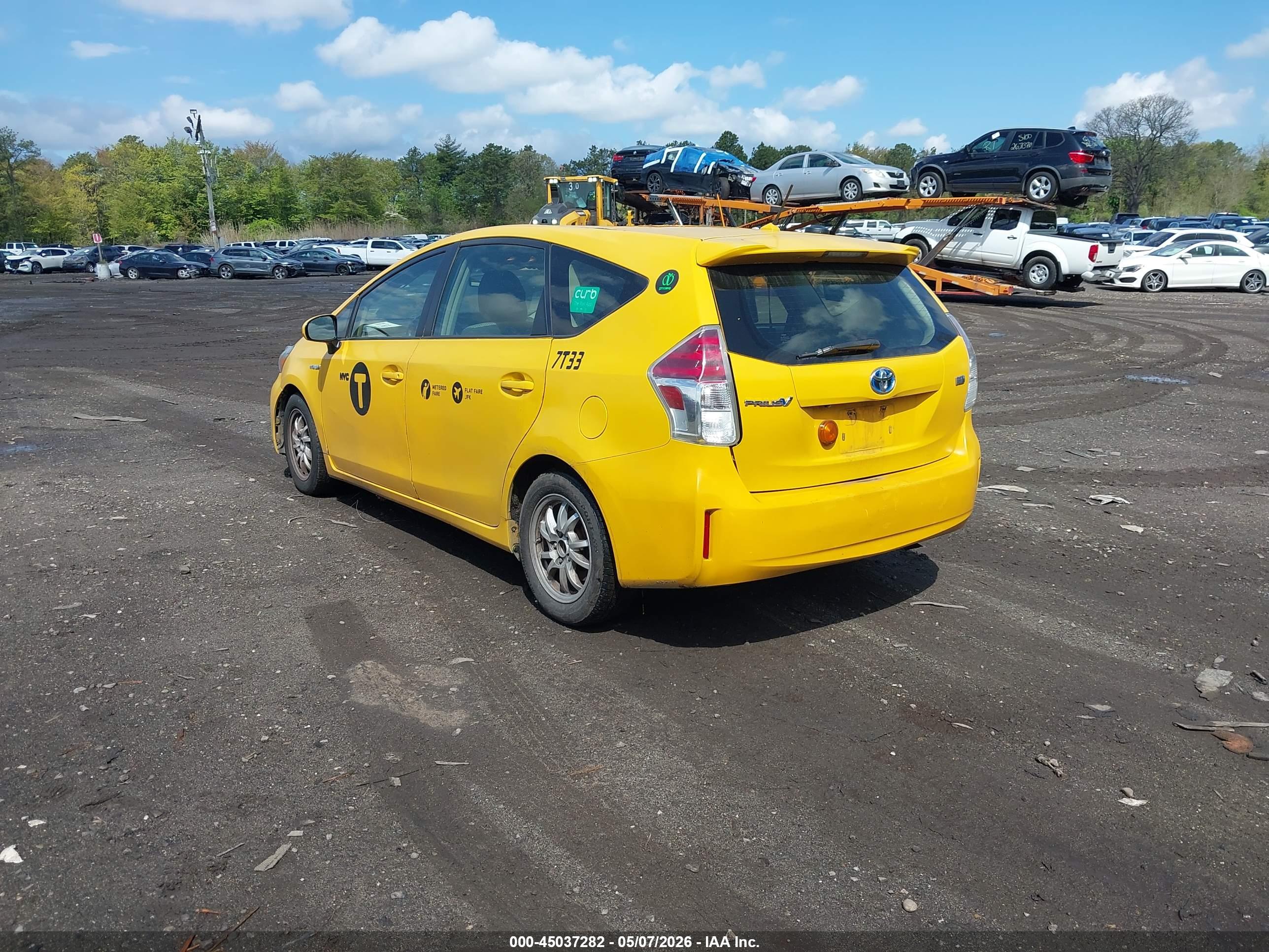 TOYOTA PRIUS image 3