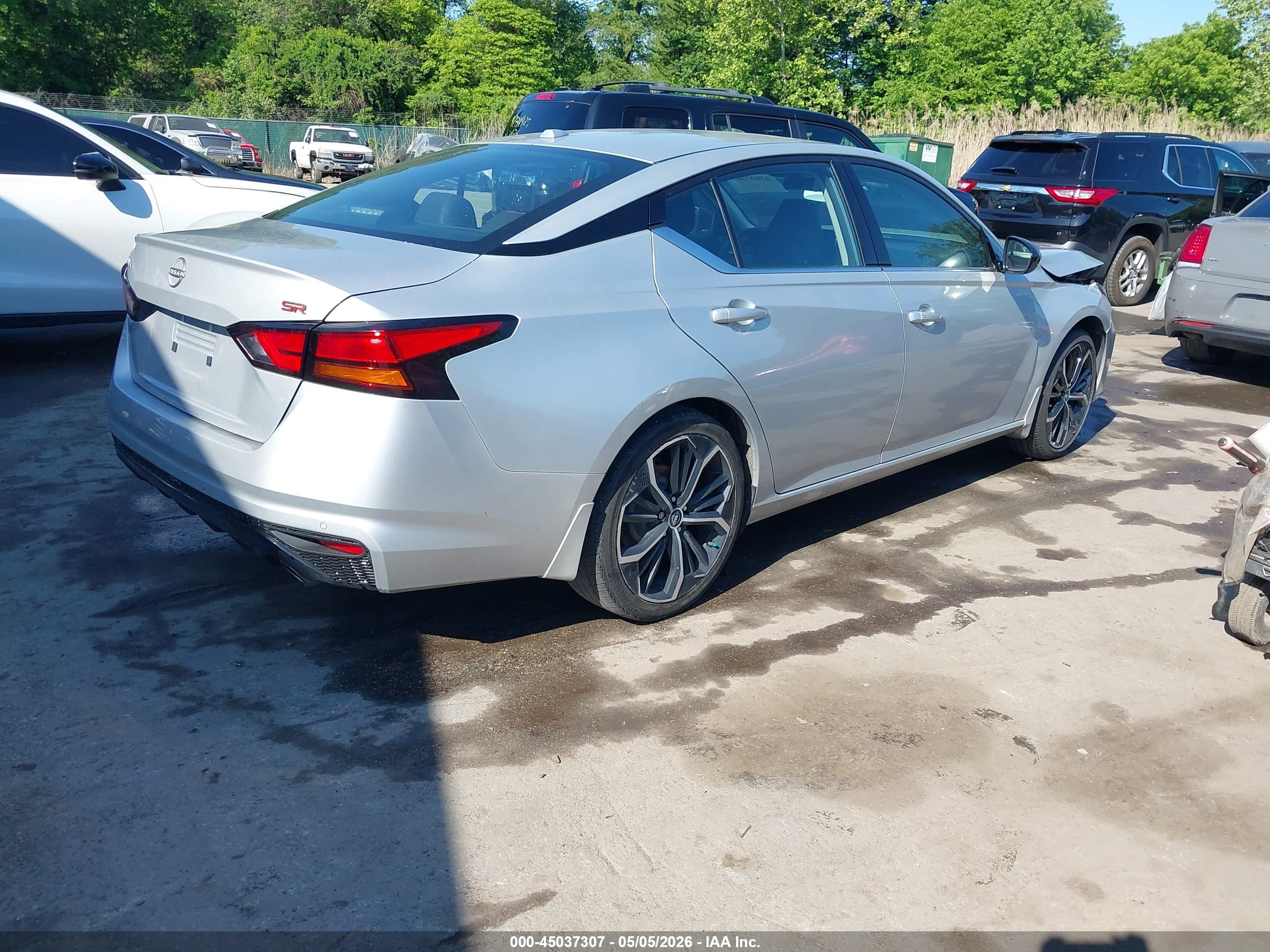 NISSAN ALTIMA image 4