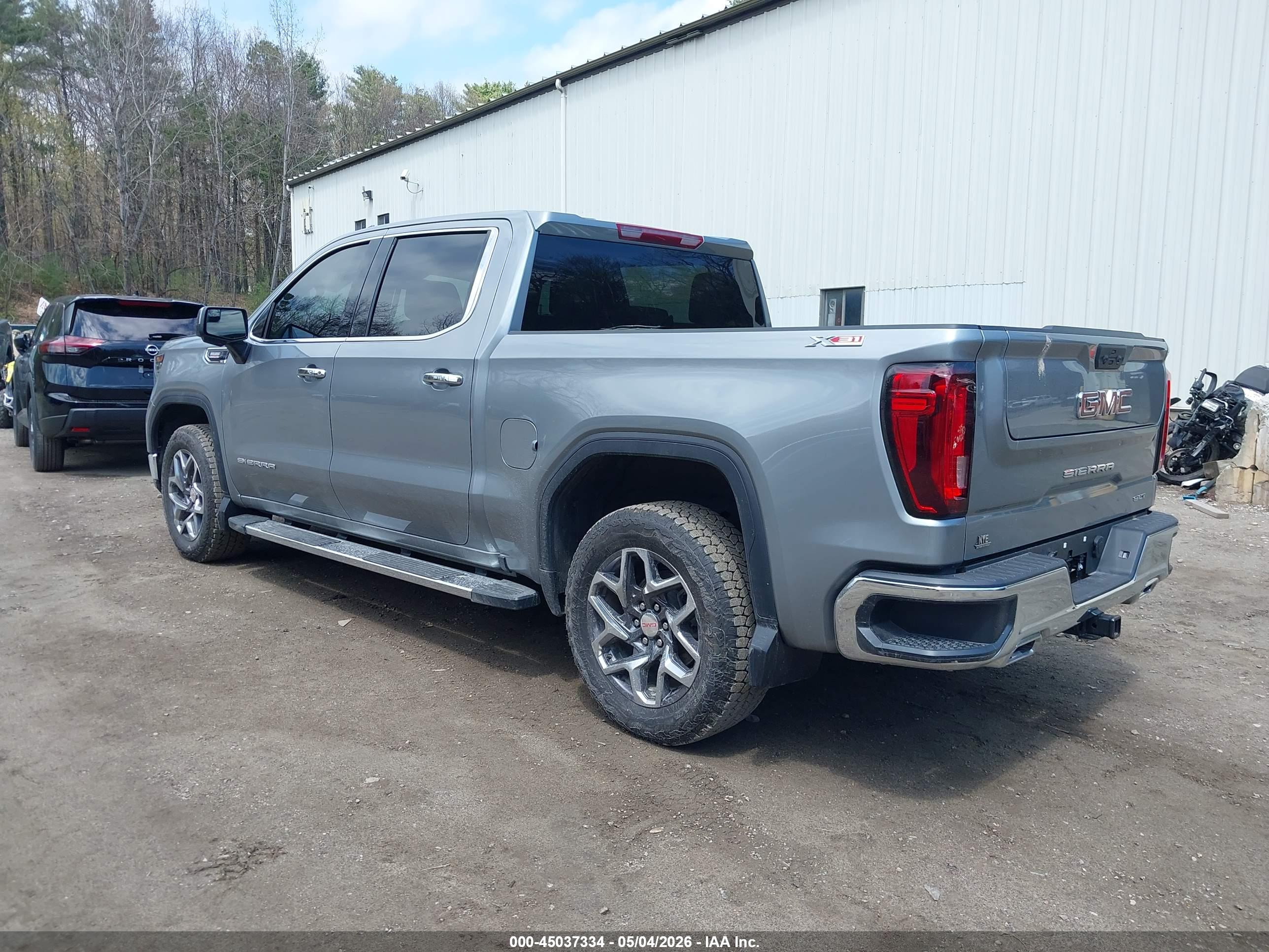 GMC SIERRA image 3