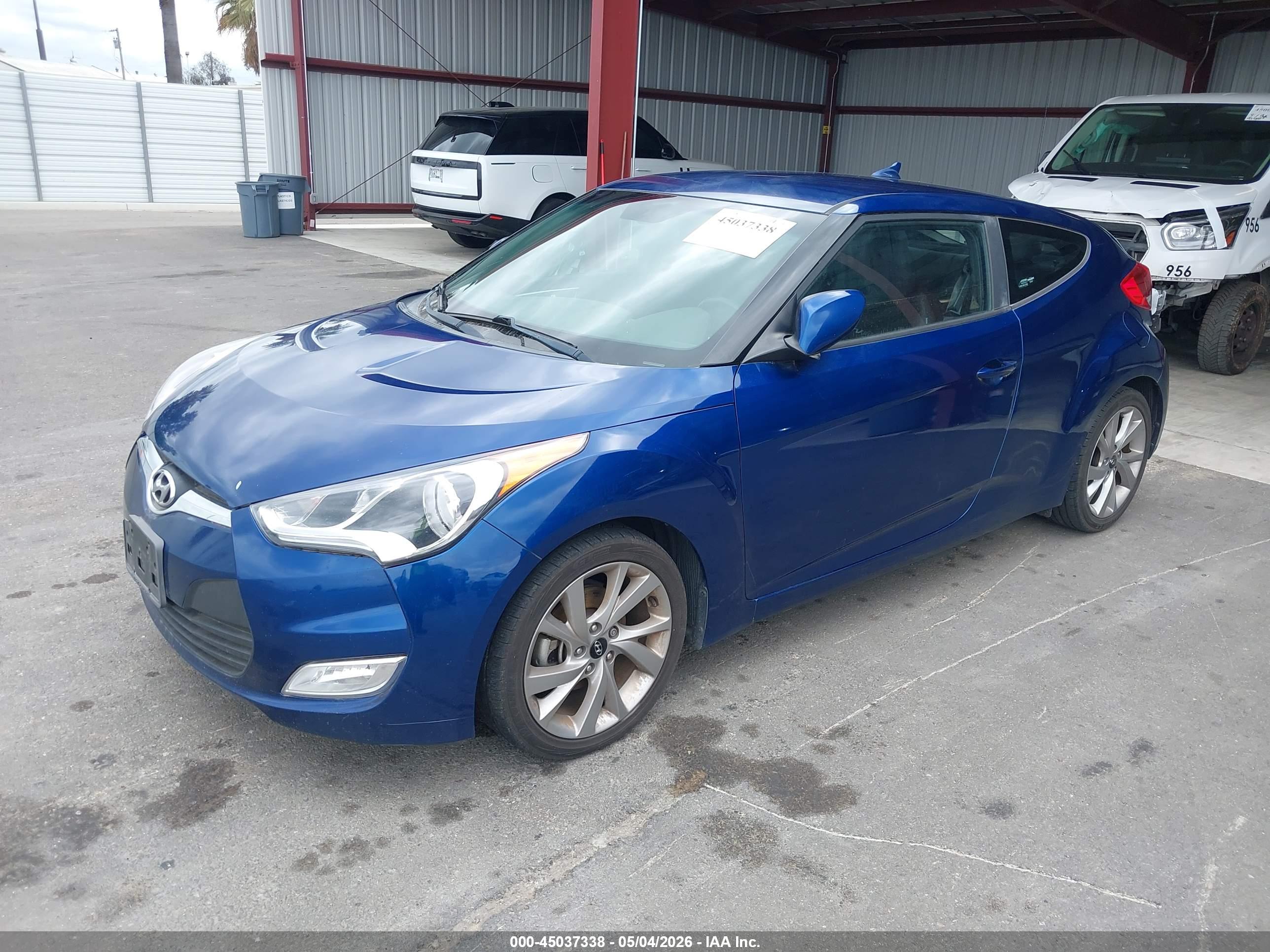 HYUNDAI VELOSTER image 2
