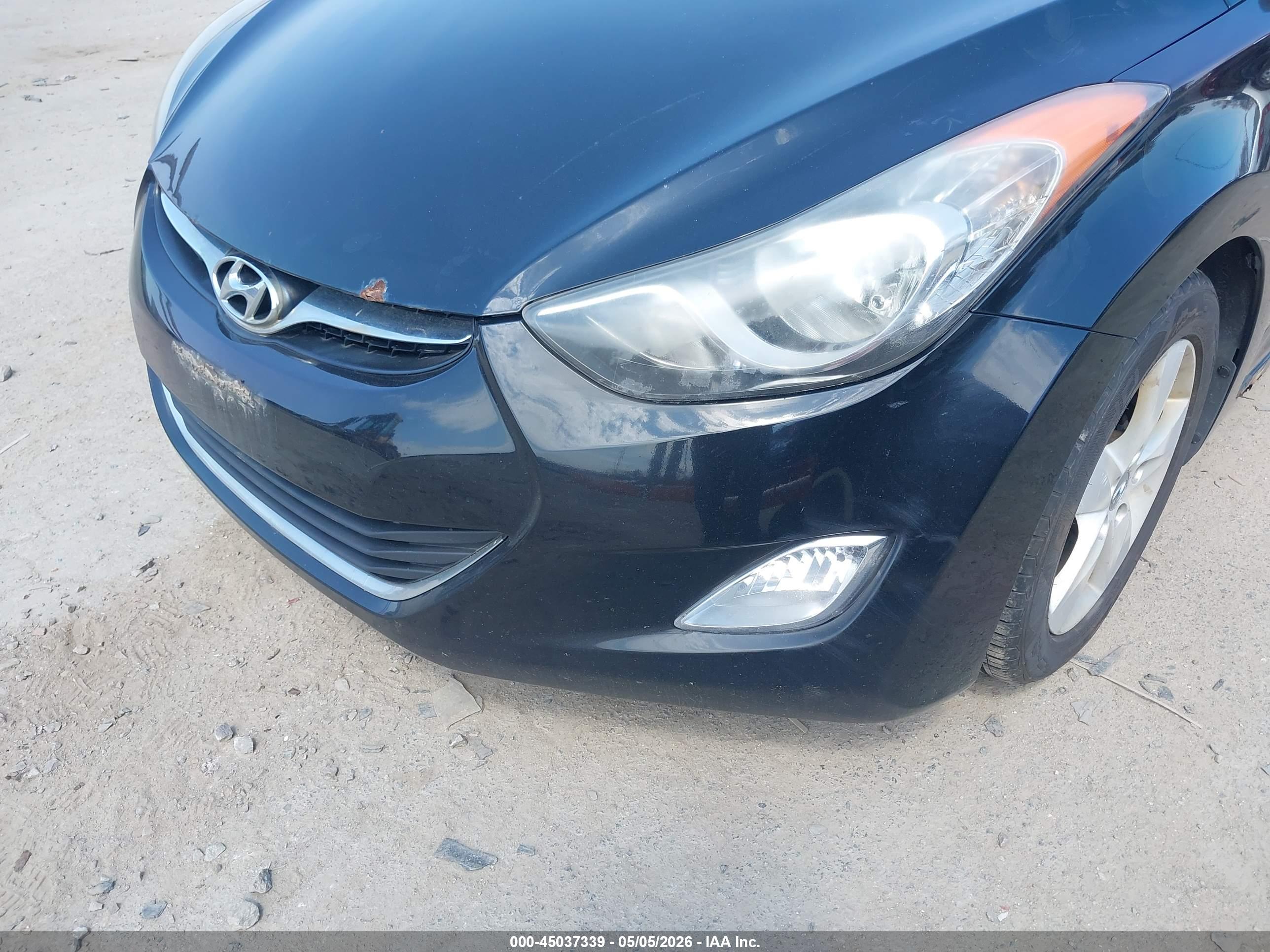 HYUNDAI ELANTRA image 6
