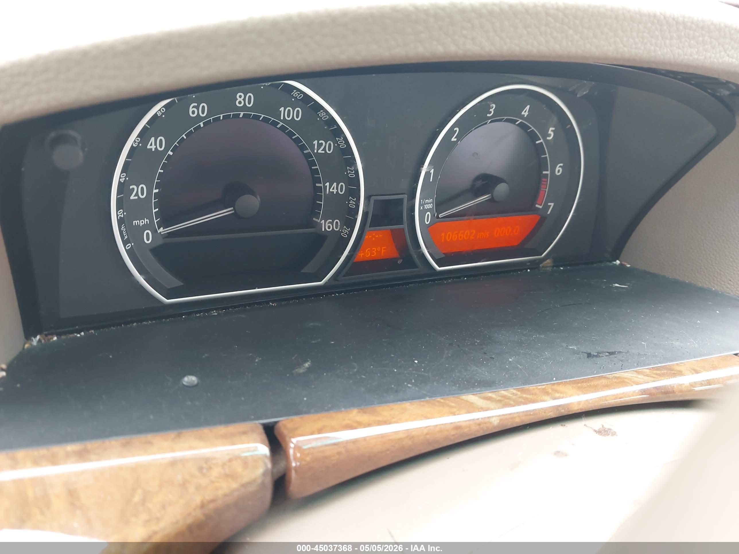 BMW 745I image 7