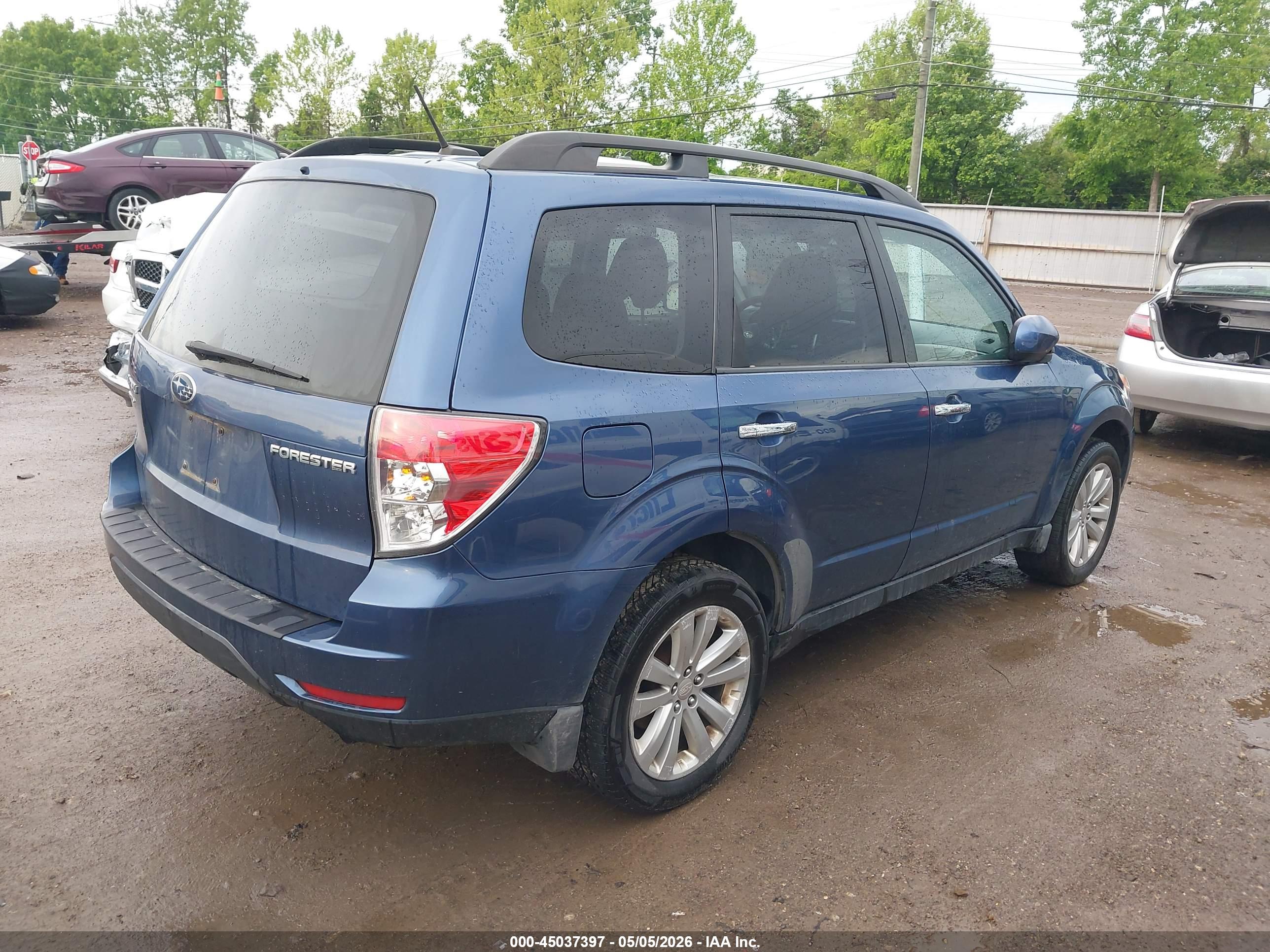 SUBARU FORESTER image 4
