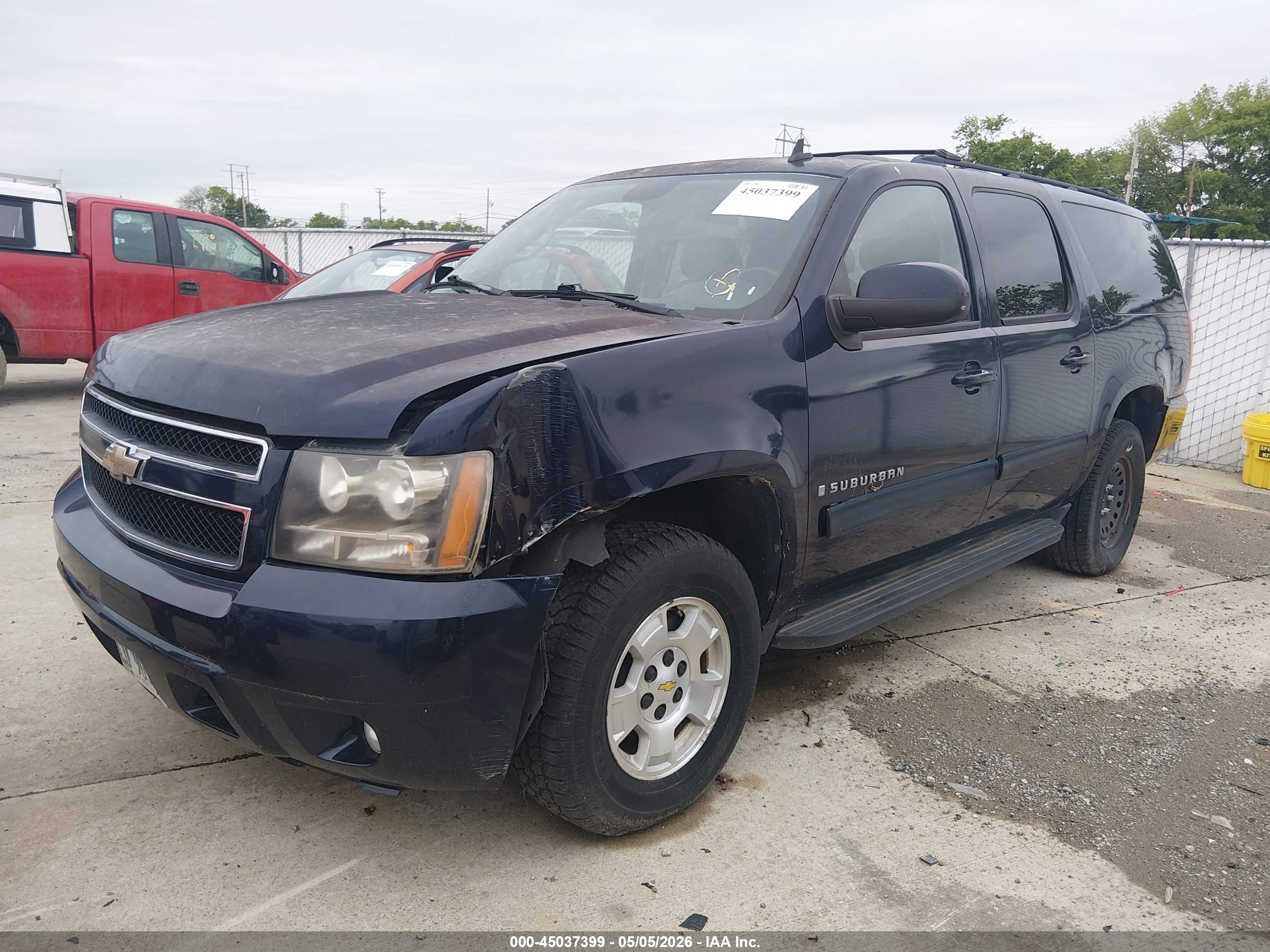 CHEVROLET SUBURBAN image 2